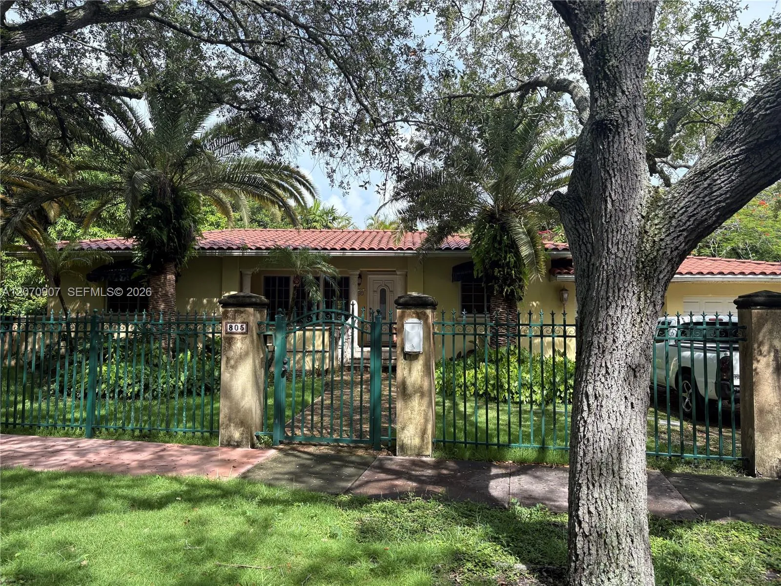 Foto de propiedad en 805 Paradiso Avenue 805, Coral Gables, FL 33146 Coral Gables con MLS# 