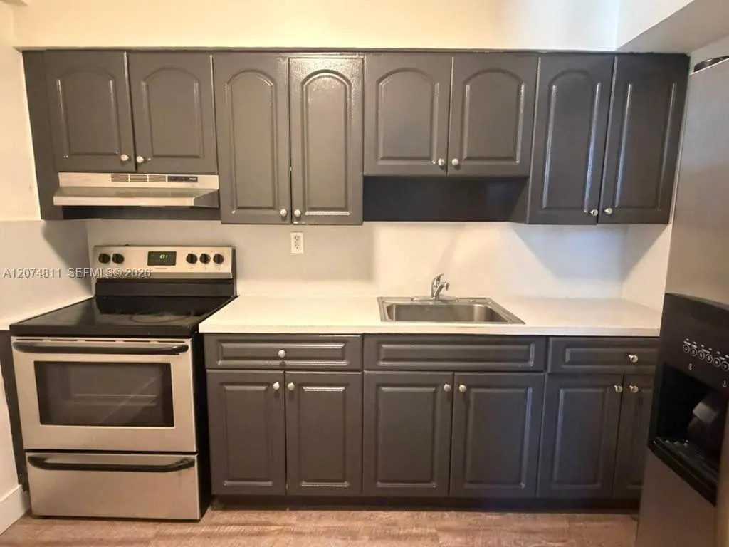 Foto de propiedad en 805 W 30th Street 11, Hialeah, FL 33012 Hialeah con MLS# 