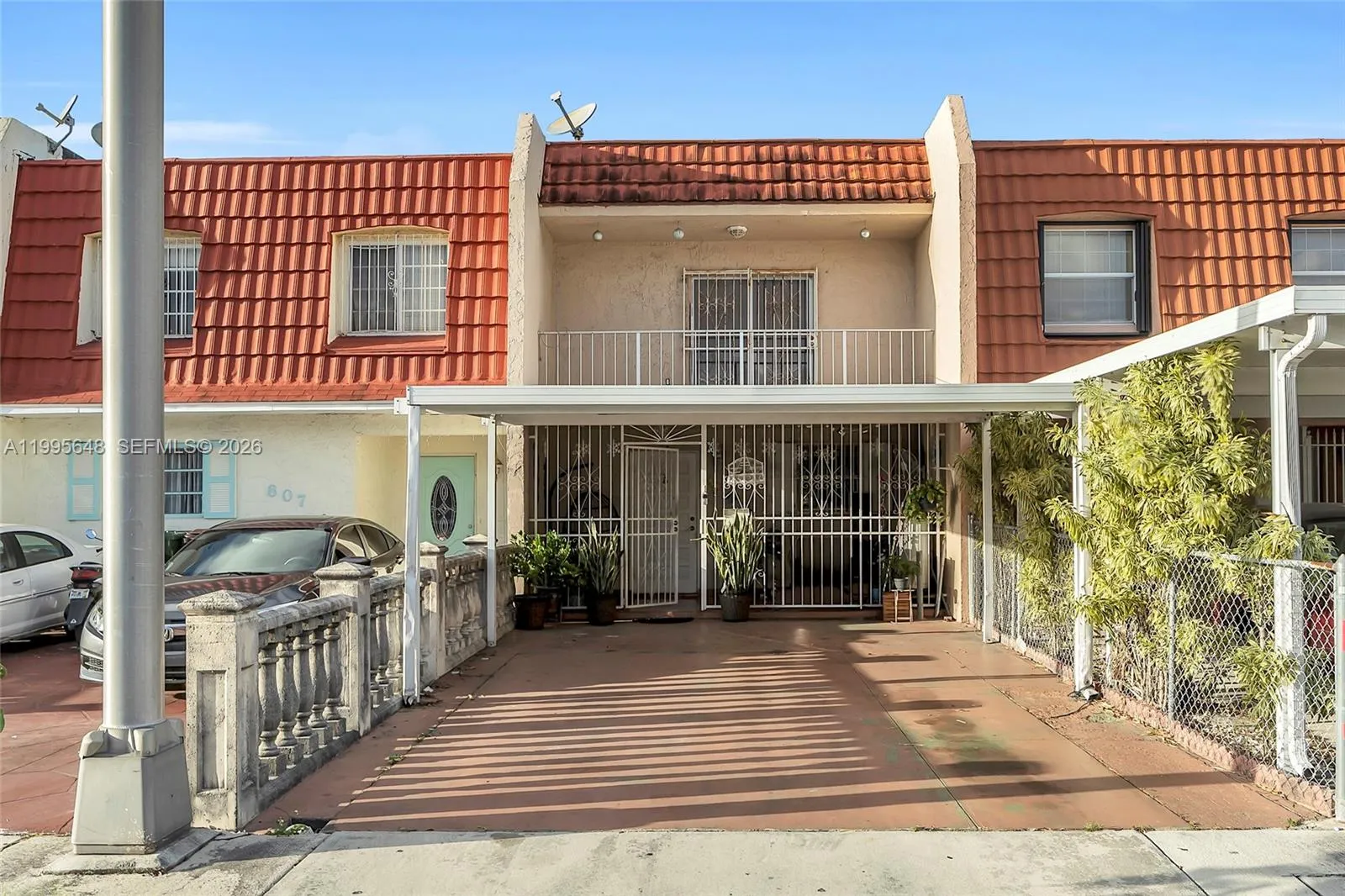 Foto de propiedad en 805 W 79th Place, Hialeah, FL 33014 Hialeah con MLS# 