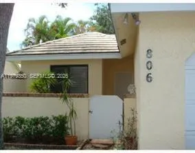 Vendido 806 Maplewood Drive, Greenacres, FL 33415, Greenacres, FL 33415