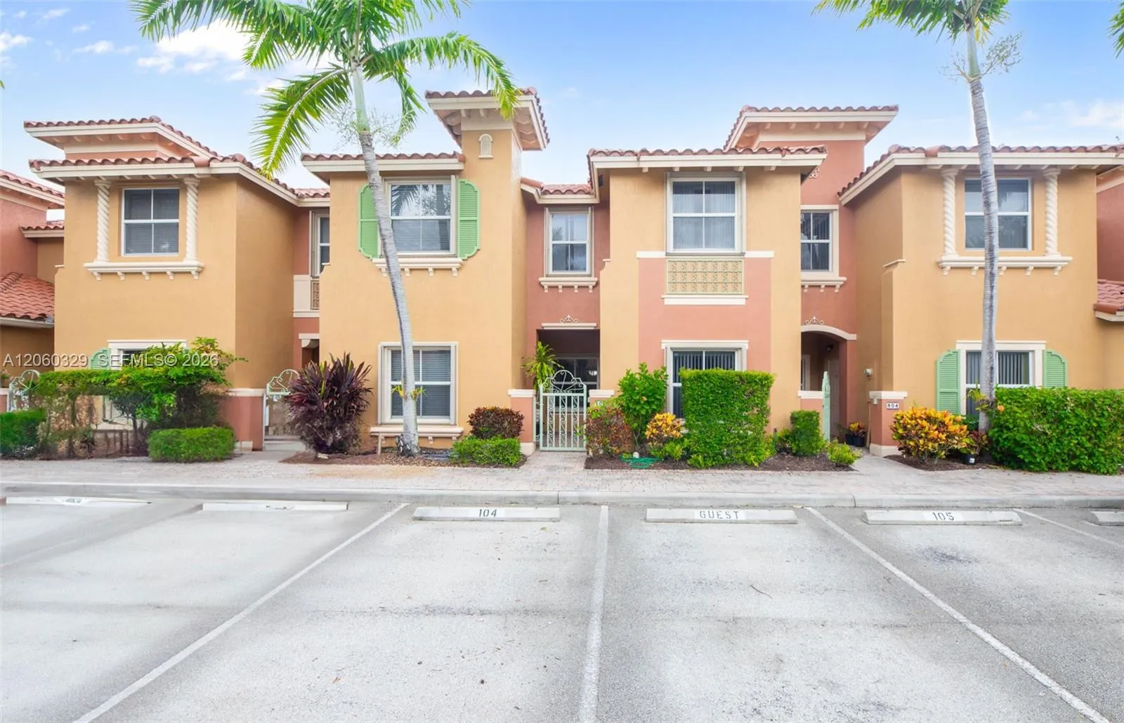 Foto de propiedad en 806 SW 143rd Terrace, Pembroke Pines, FL 33027 Pembroke Pines con MLS# 