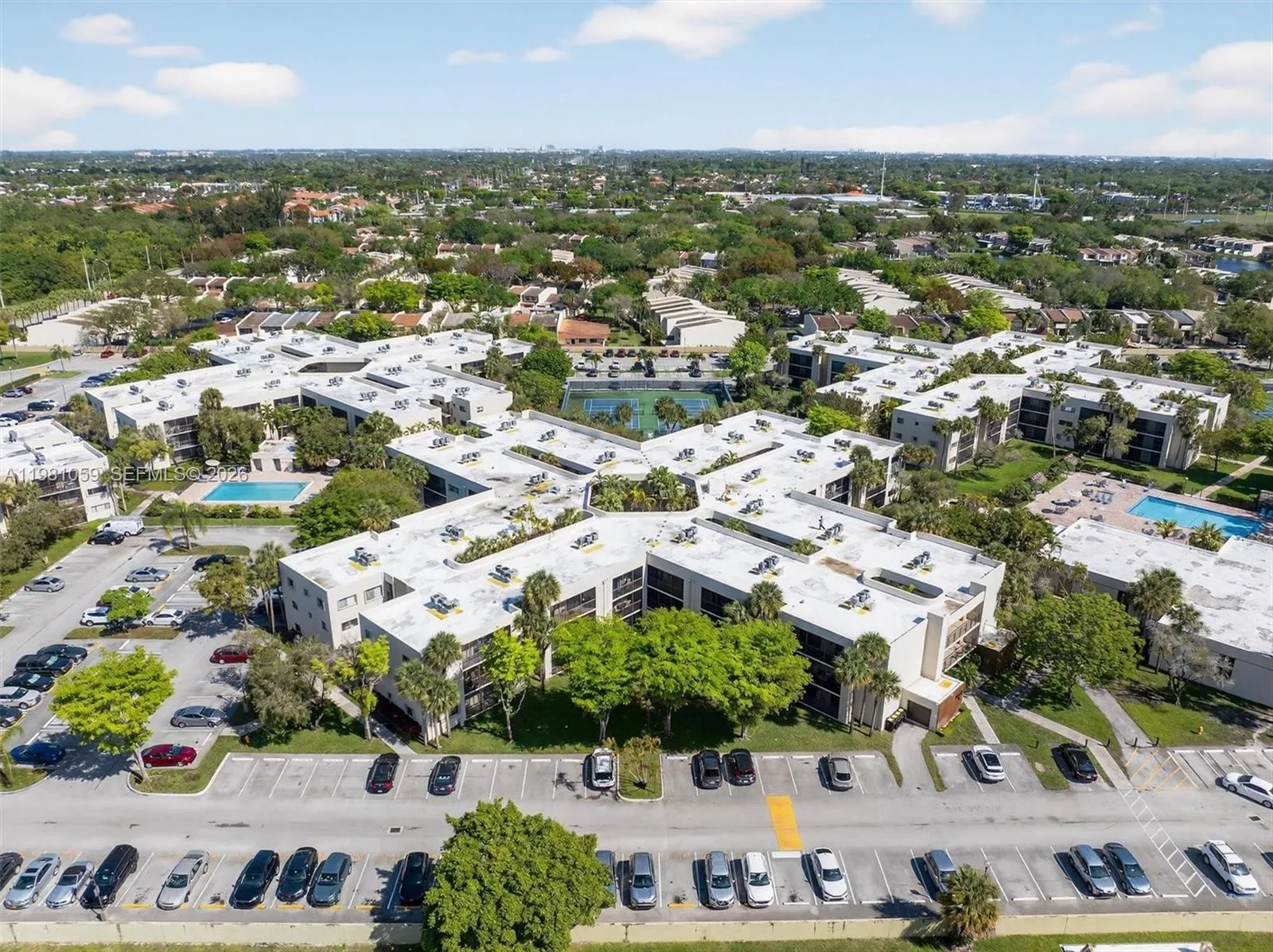 Foto de propiedad en 8065 SW 107th Avenue 106, Miami, FL 33173 Miami con MLS# 
