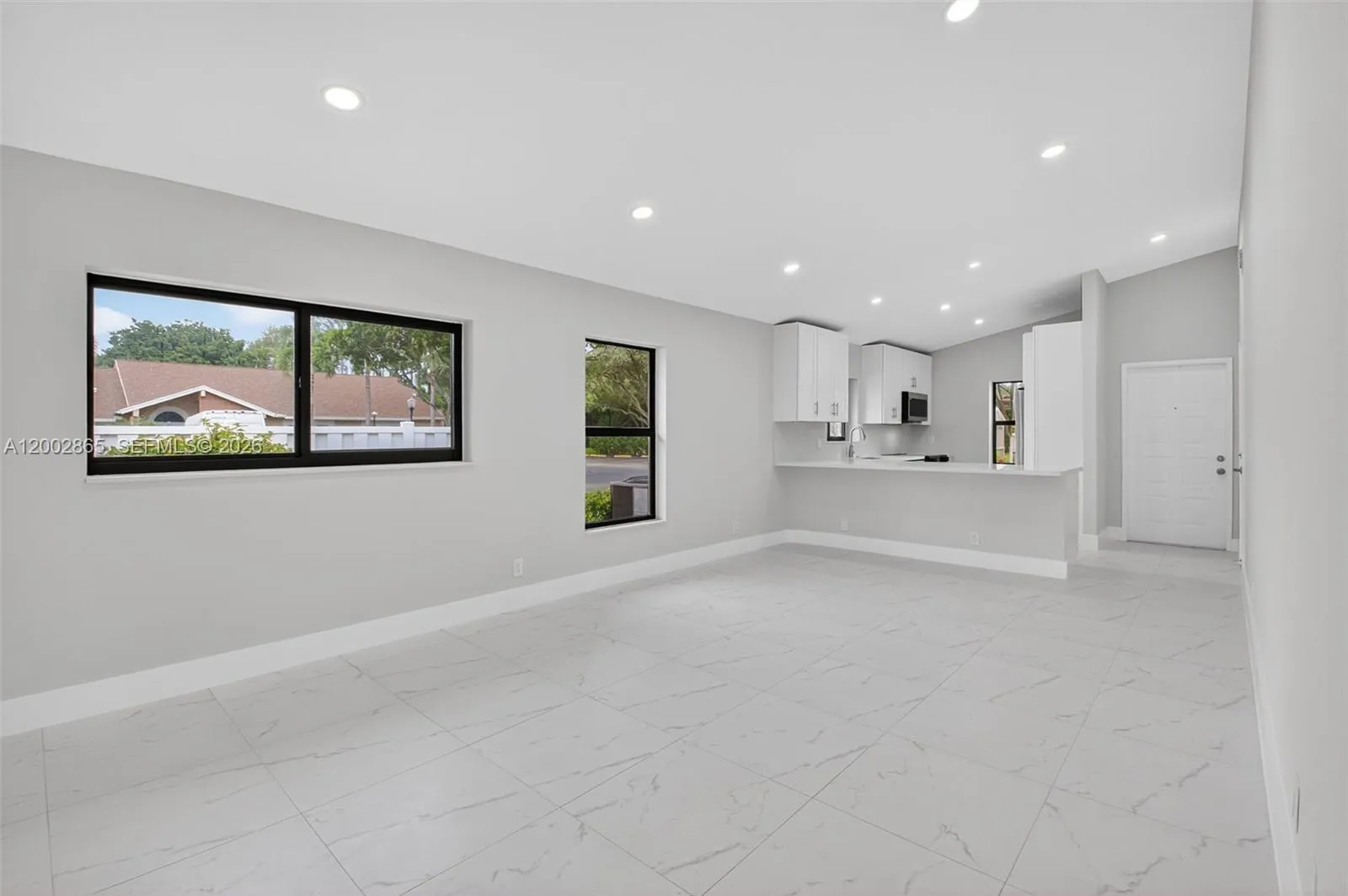 Foto de propiedad en 8067 Summerbreeze Lane, Boca Raton, FL 33496 Boca Raton con MLS# 