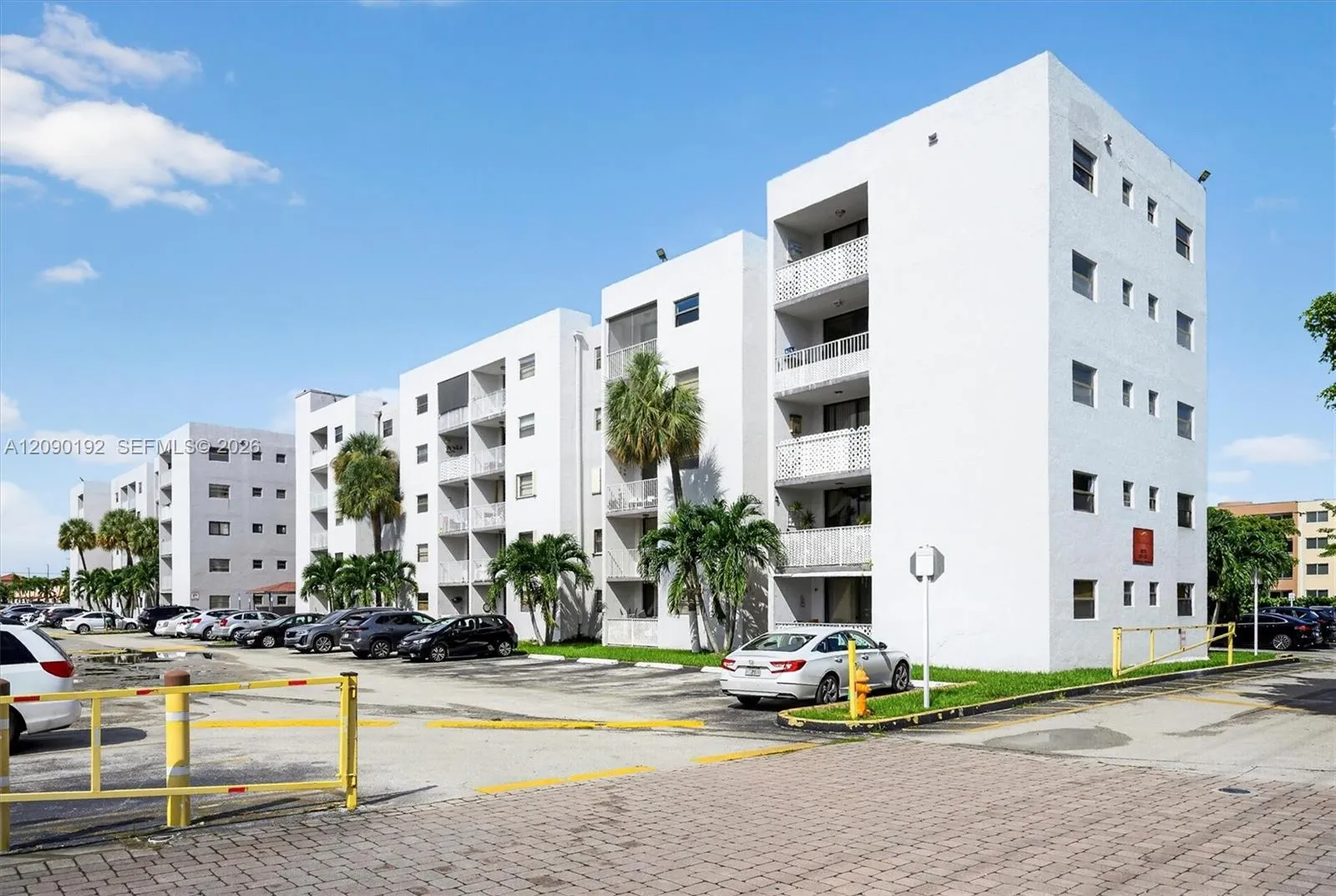 En Venta 8075 NW 7th Street 503, Miami, FL 33126, Miami, FL 33126