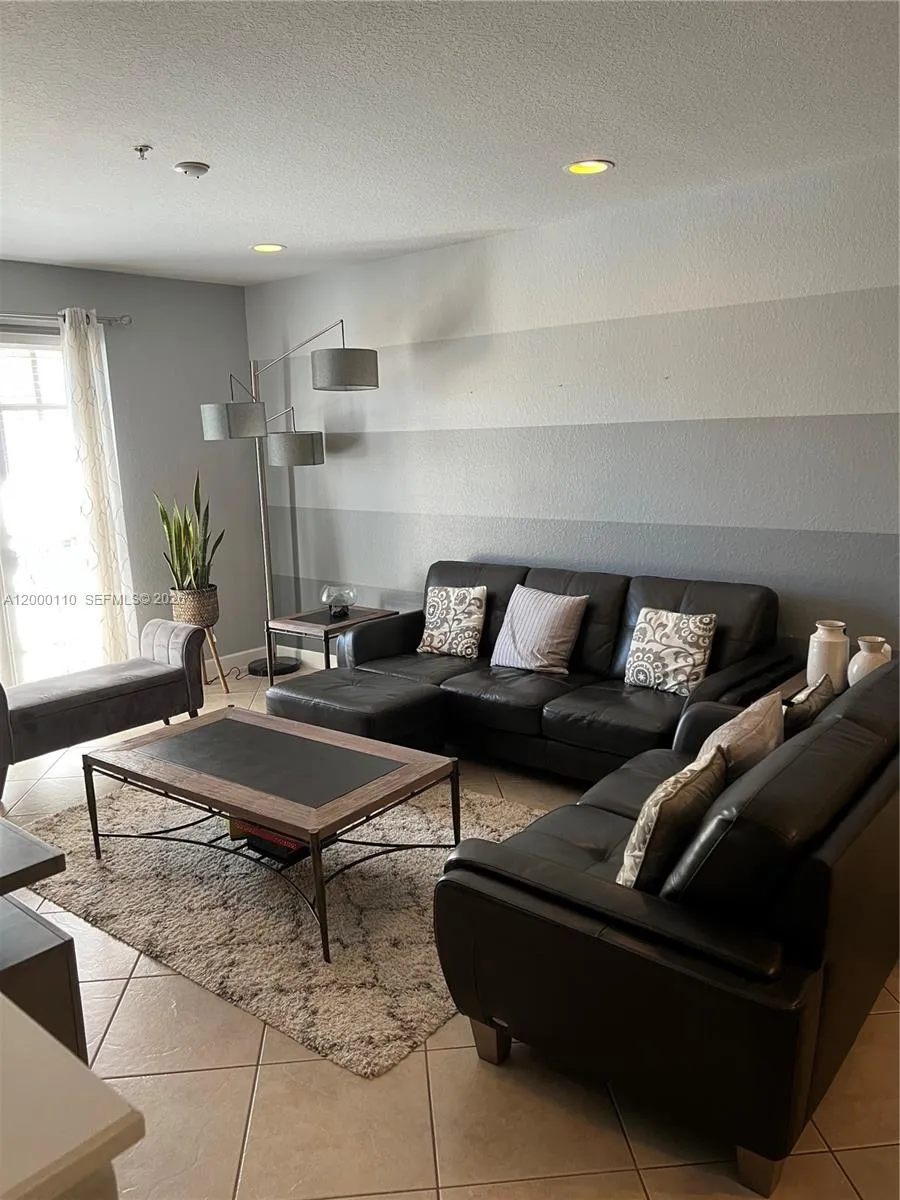 Foto de propiedad en 808 SW 147th Avenue 3608, Pembroke Pines, FL 33027 Pembroke Pines con MLS# 