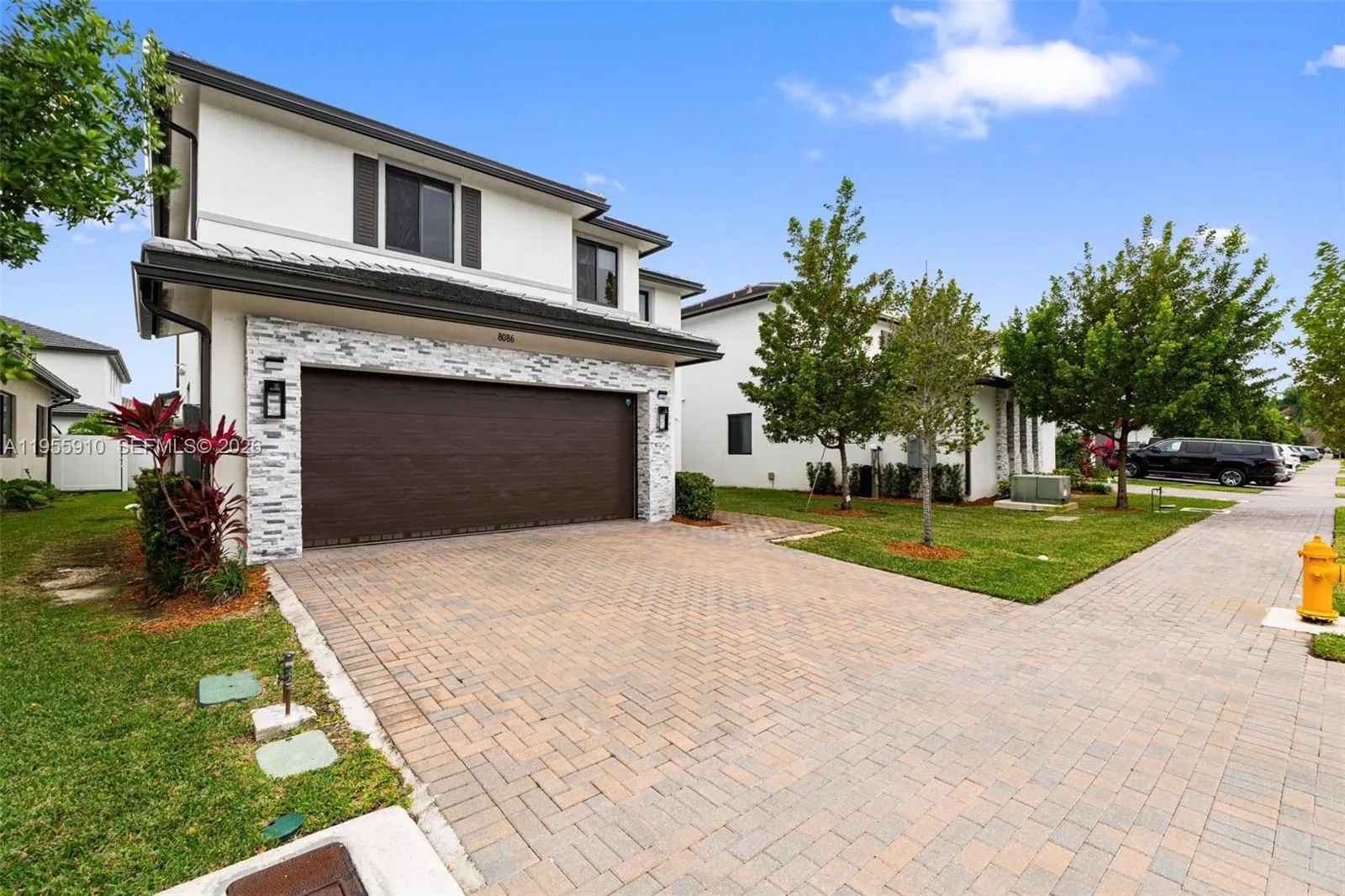 Foto de propiedad en 8086 NW 47th Terrace, Doral, FL 33166 Doral con MLS# 