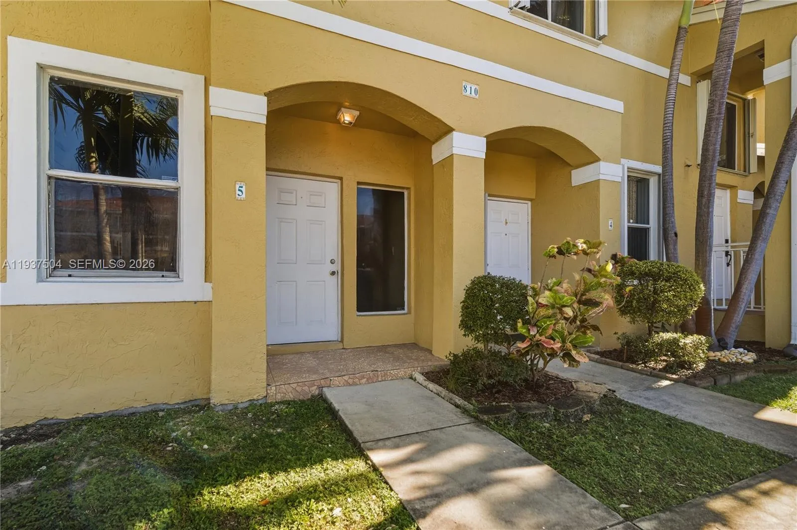 En Renta 810 NE 212th Terrace 5, Miami, FL 33179, Miami, FL 33179