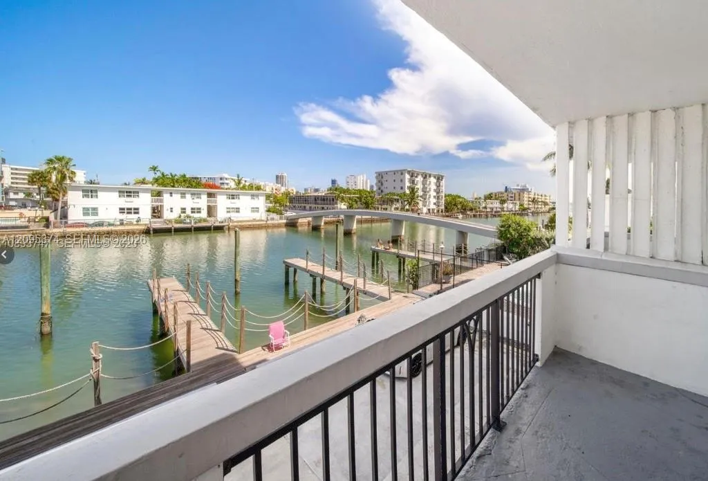 En Renta 8101 Crespi Boulevard 402, Miami Beach, FL 33141, Miami Beach, FL 33141