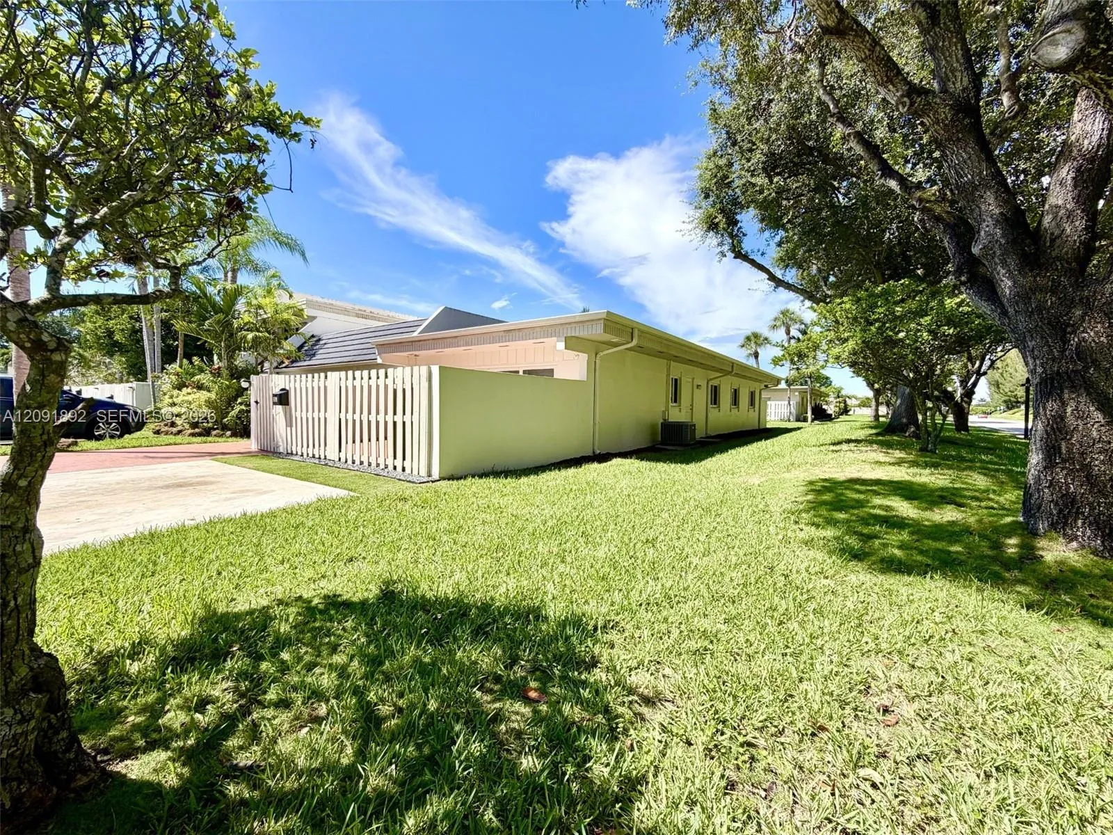 En Venta 8104 SW 81st Place, Miami, FL 33143, Miami, FL 33143