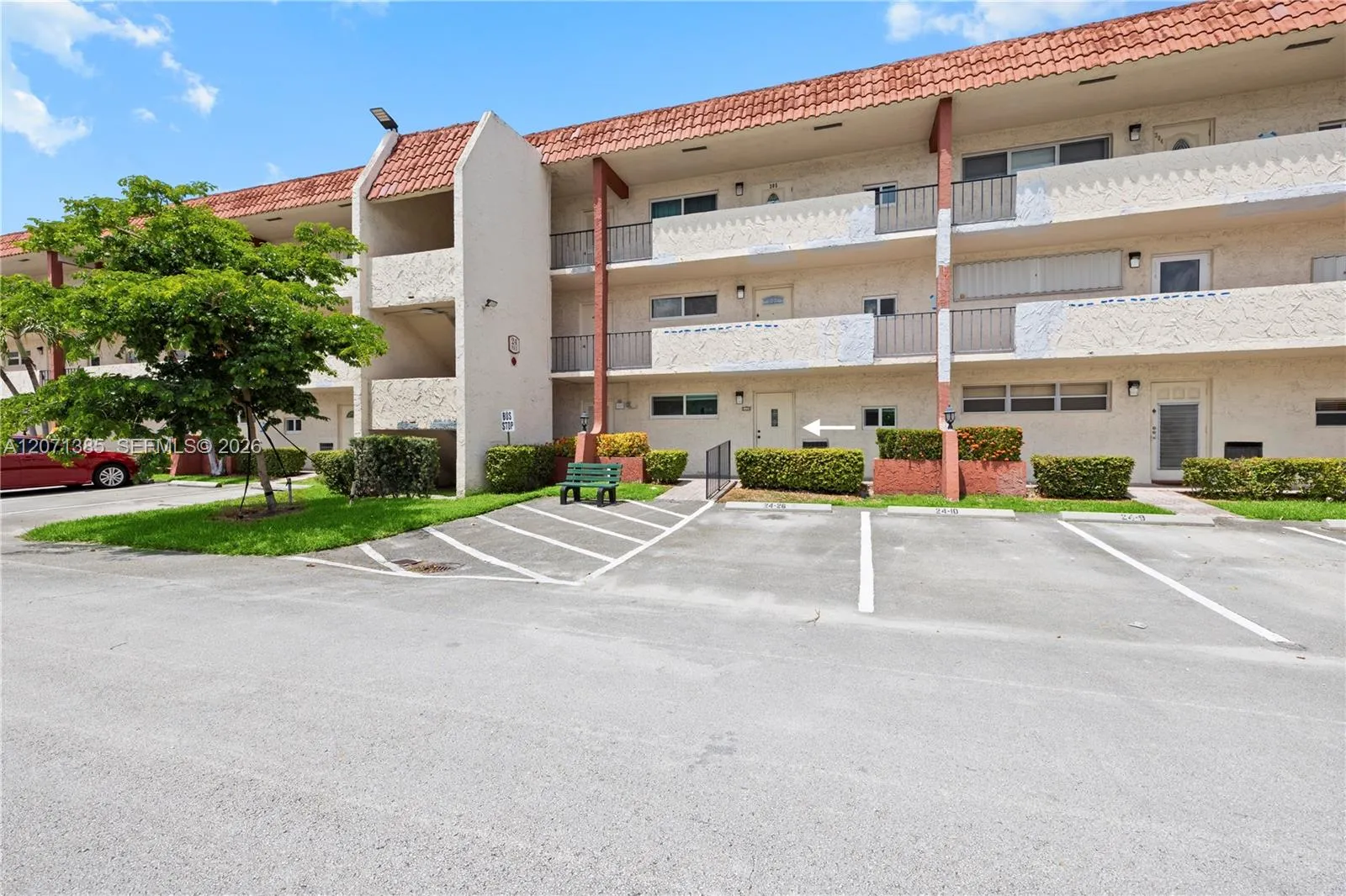 En Venta 811 S Hollybrook Drive 105, Pembroke Pines, FL 33025, Pembroke Pines, FL 33025