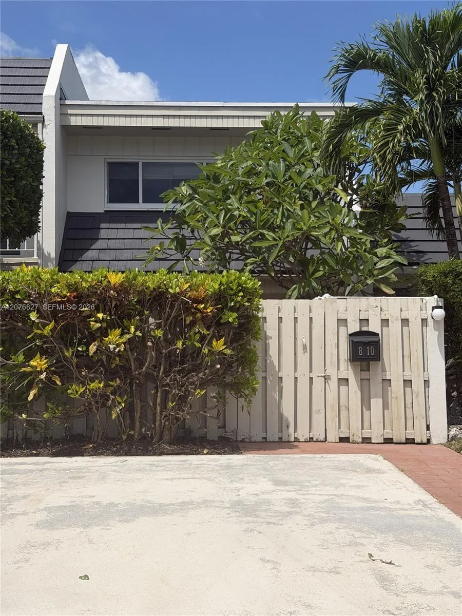 En Renta 8110 SW 82nd Court 8110, Miami, FL 33143, Miami, FL 33143
