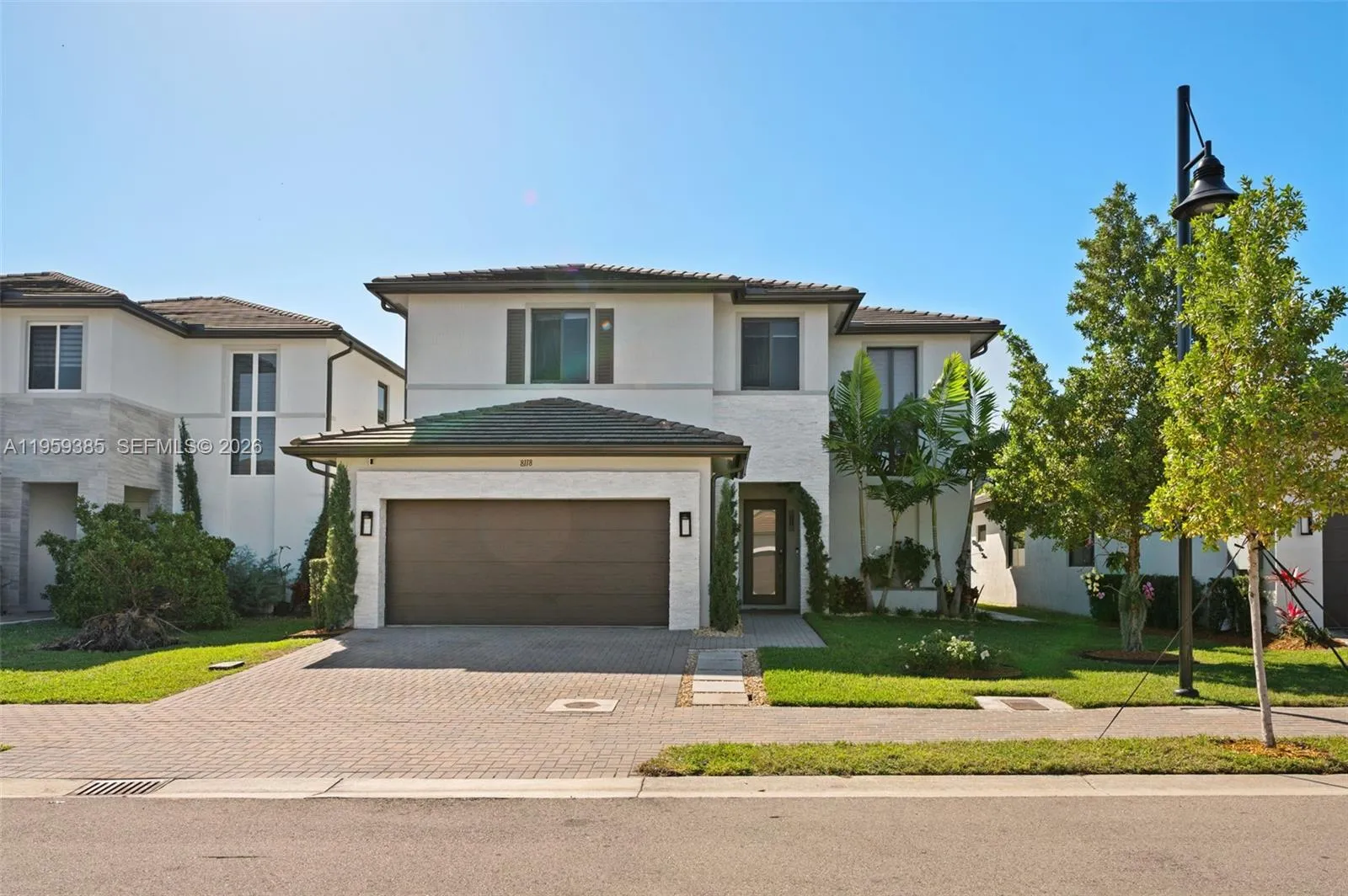 Foto de propiedad en 8118 NW 46th Terrace, Doral, FL 33166 Doral con MLS# 