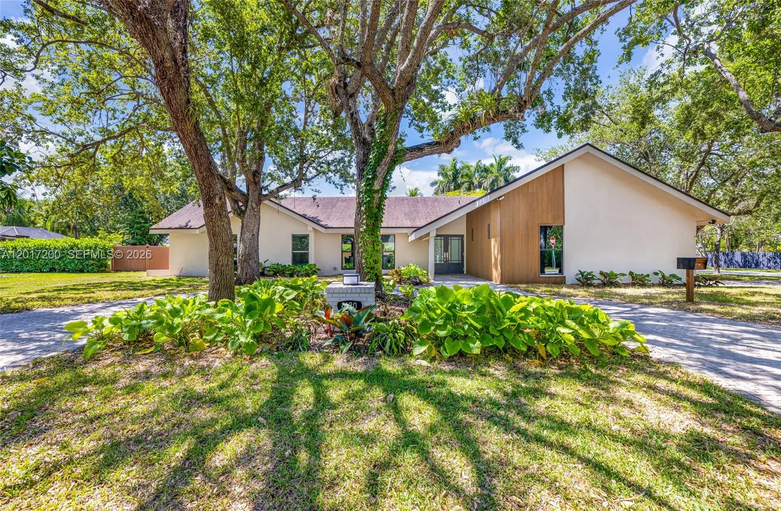 Vendido 8120 SW 162nd Street, Palmetto Bay, FL 33157, Palmetto Bay, FL 33157