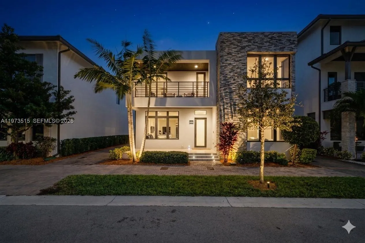 Foto de propiedad en 8126 NW 48th Terrace, Doral, FL 33166 Doral con MLS# 