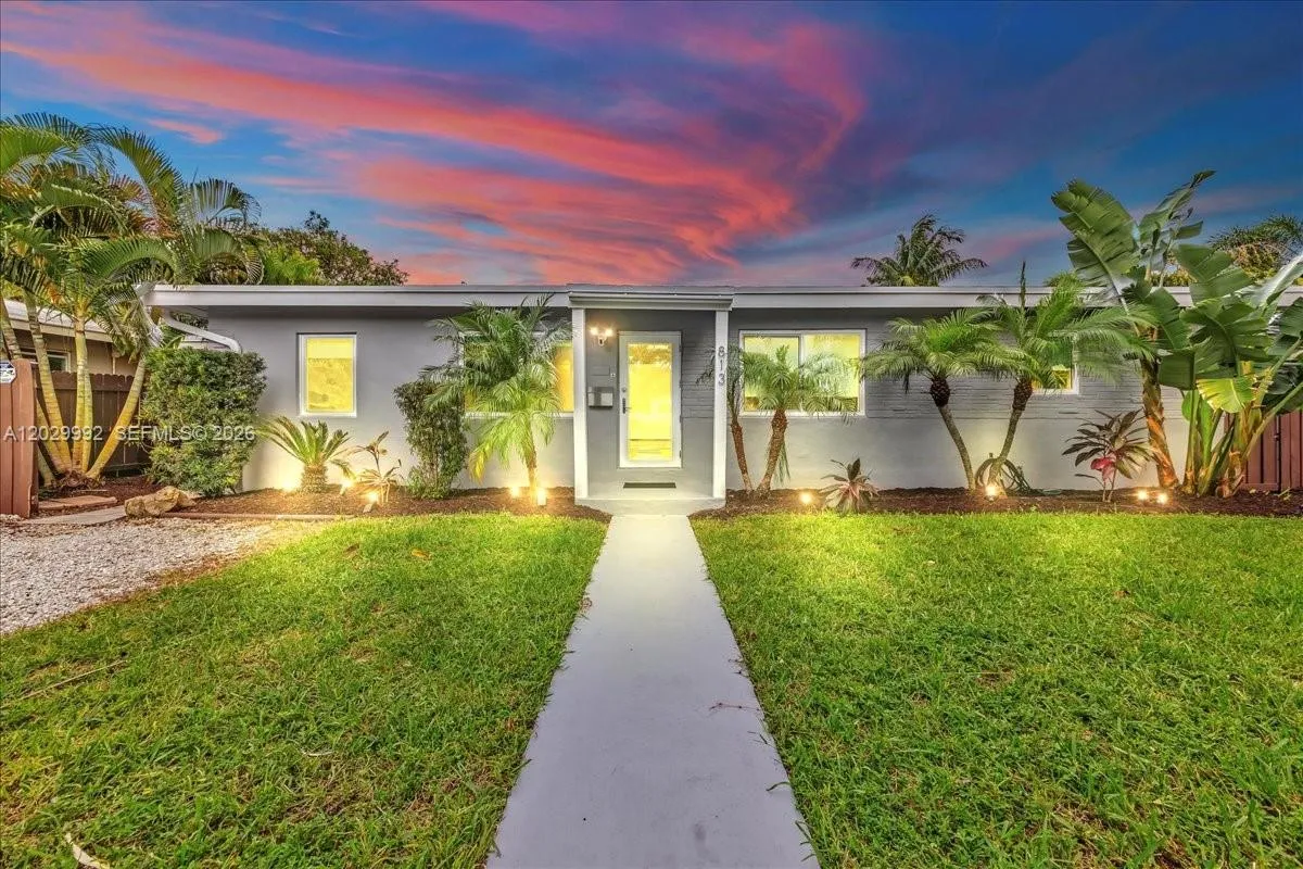 Foto de propiedad en 813 NE 17th Street, Fort Lauderdale, FL 33305 Fort Lauderdale con MLS# 