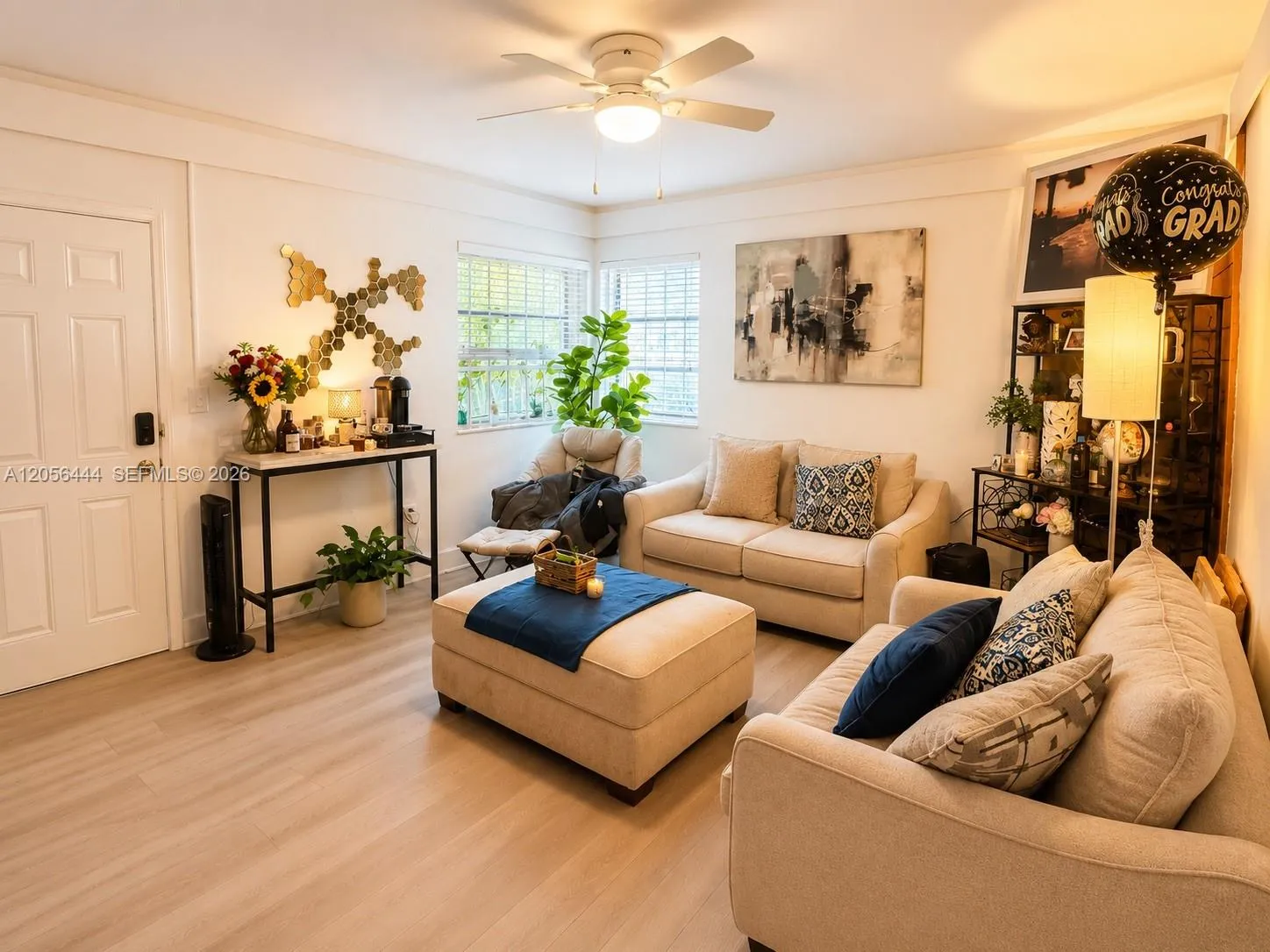 Foto de propiedad en 8144 Harding Avenue 2, Miami Beach, FL 33141 Miami Beach con MLS# 