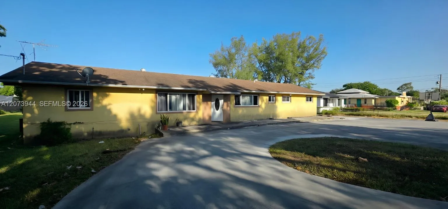 En Venta 8150 NW 13th Court, Miami, FL 33147, Miami, FL 33147
