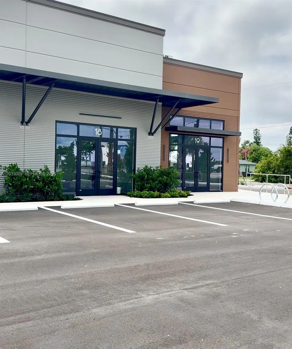 Foto de propiedad en 8156 Alico Road 6, Fort Myers, FL 33912 Fort Myers con MLS# 