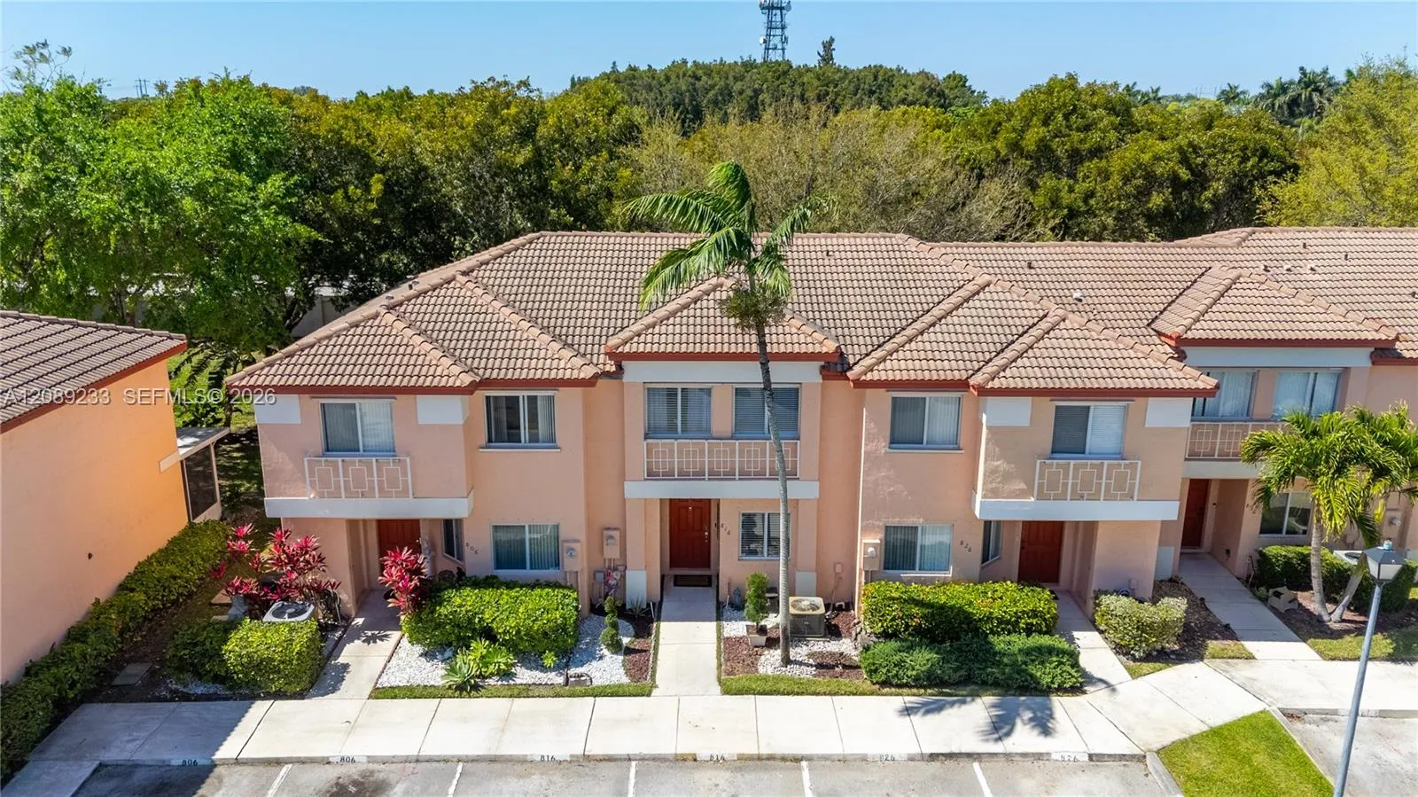 En Venta 816 NW 208th Way, Pembroke Pines, FL 33029, Pembroke Pines, FL 33029