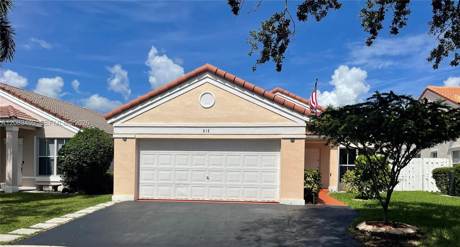 Foto de propiedad en 816 Sand Creek Circle, Weston, FL 33327 Weston con MLS# 
