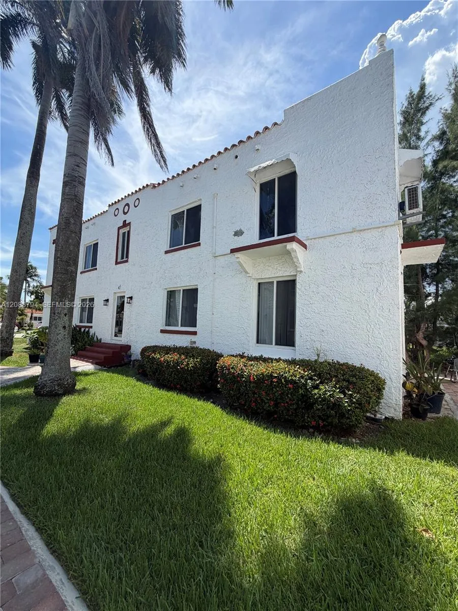 En Renta 817 Tyler Street 1, Hollywood, FL 33019, Hollywood, FL 33019