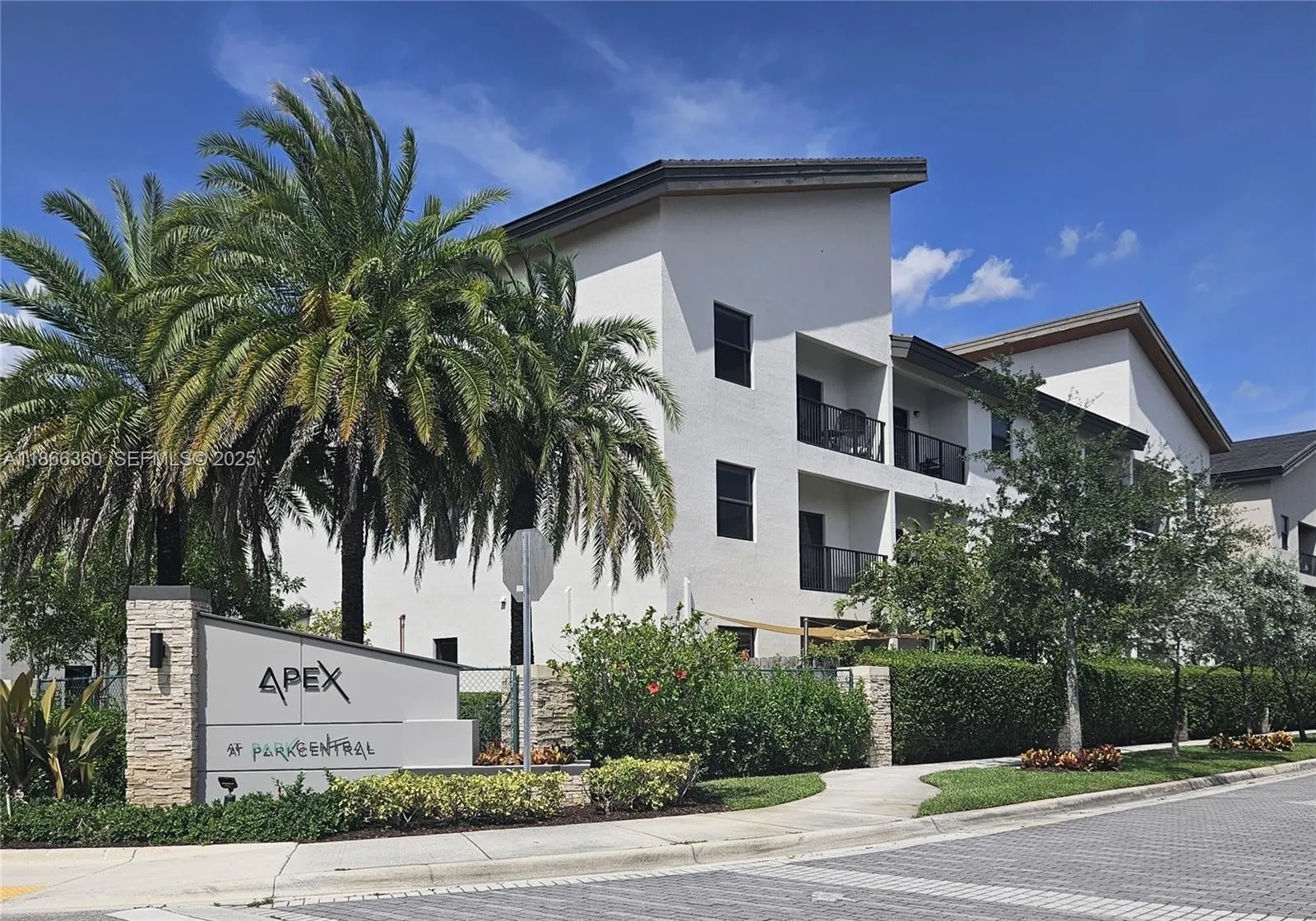 Foto de propiedad en 8175 NW 104th Avenue 35, Doral, FL 33178 Doral con MLS# 
