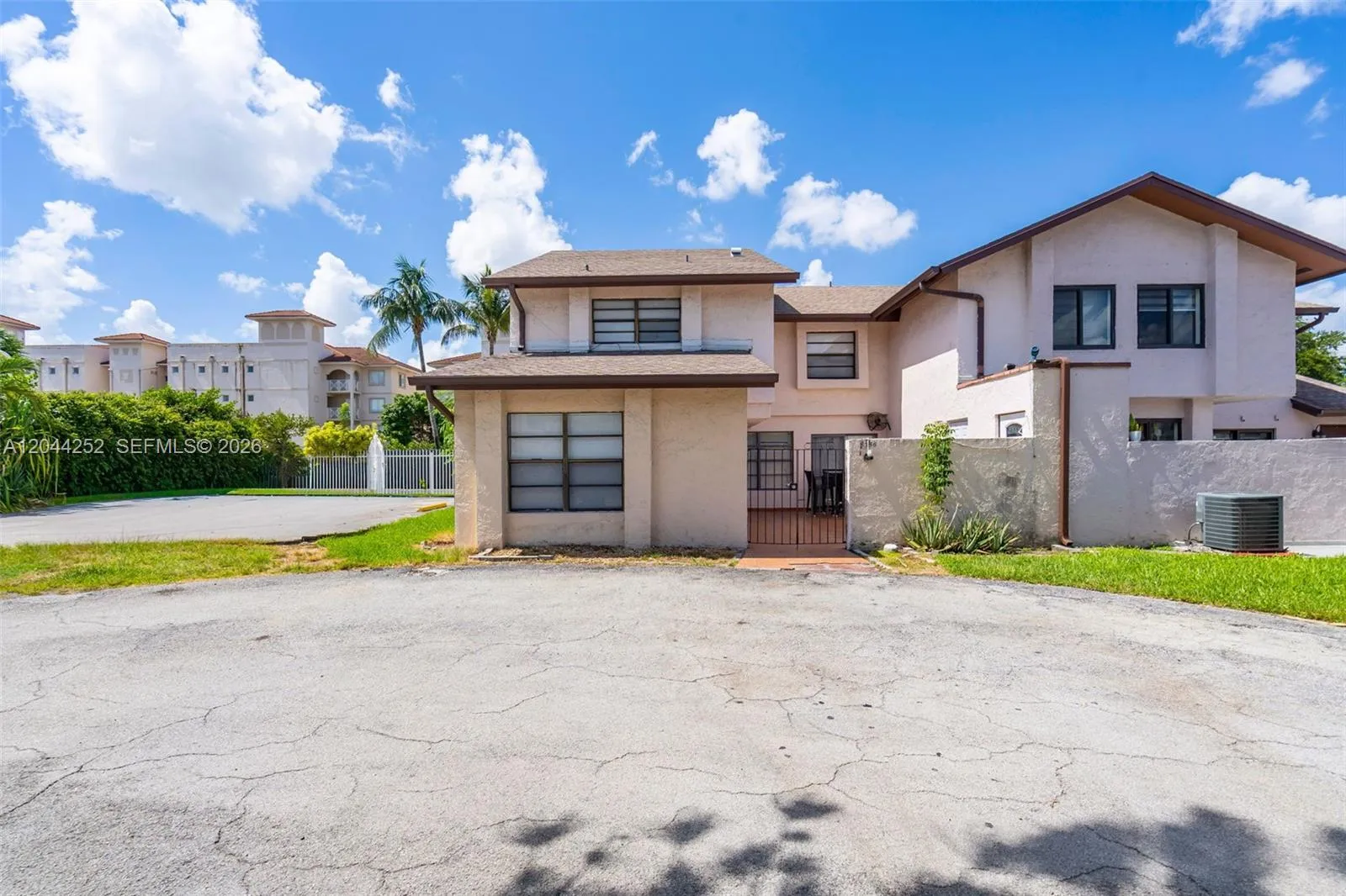 Vendido 8186 NW 98th Terrace 132, Hialeah Gardens, FL 33016, Hialeah Gardens, FL 33016