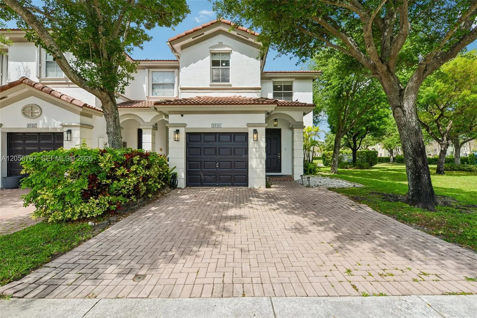 Foto de propiedad en 8188 NW 108th Place -, Doral, FL 33178 Doral con MLS# 
