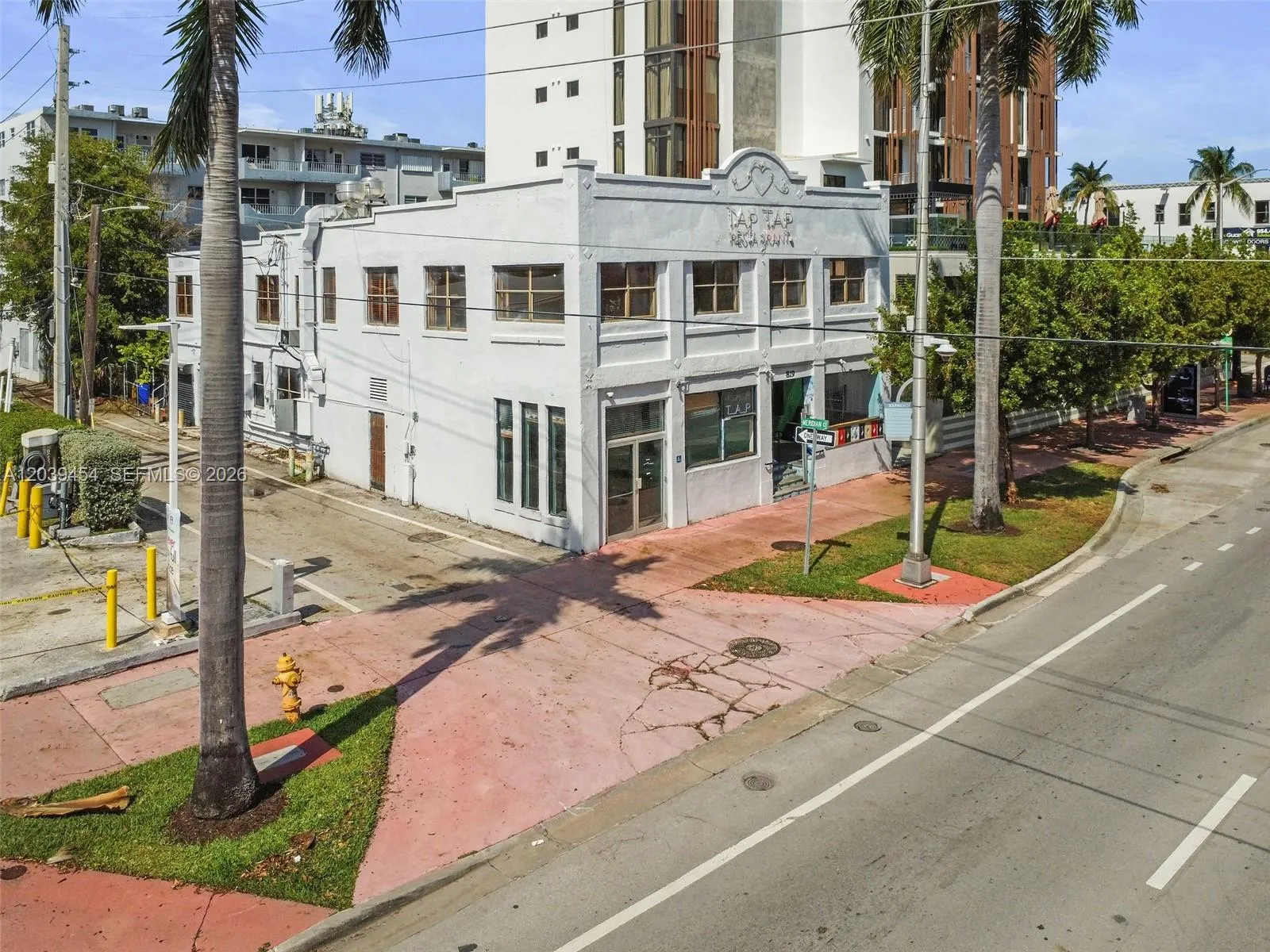 Foto de propiedad en 819 5th Street, Miami Beach, FL 33139 Miami Beach con MLS# 