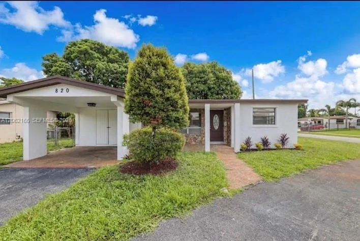 Foto de propiedad en 820 NW 38th Avenue, Lauderhill, FL 33311 Lauderhill con MLS# 
