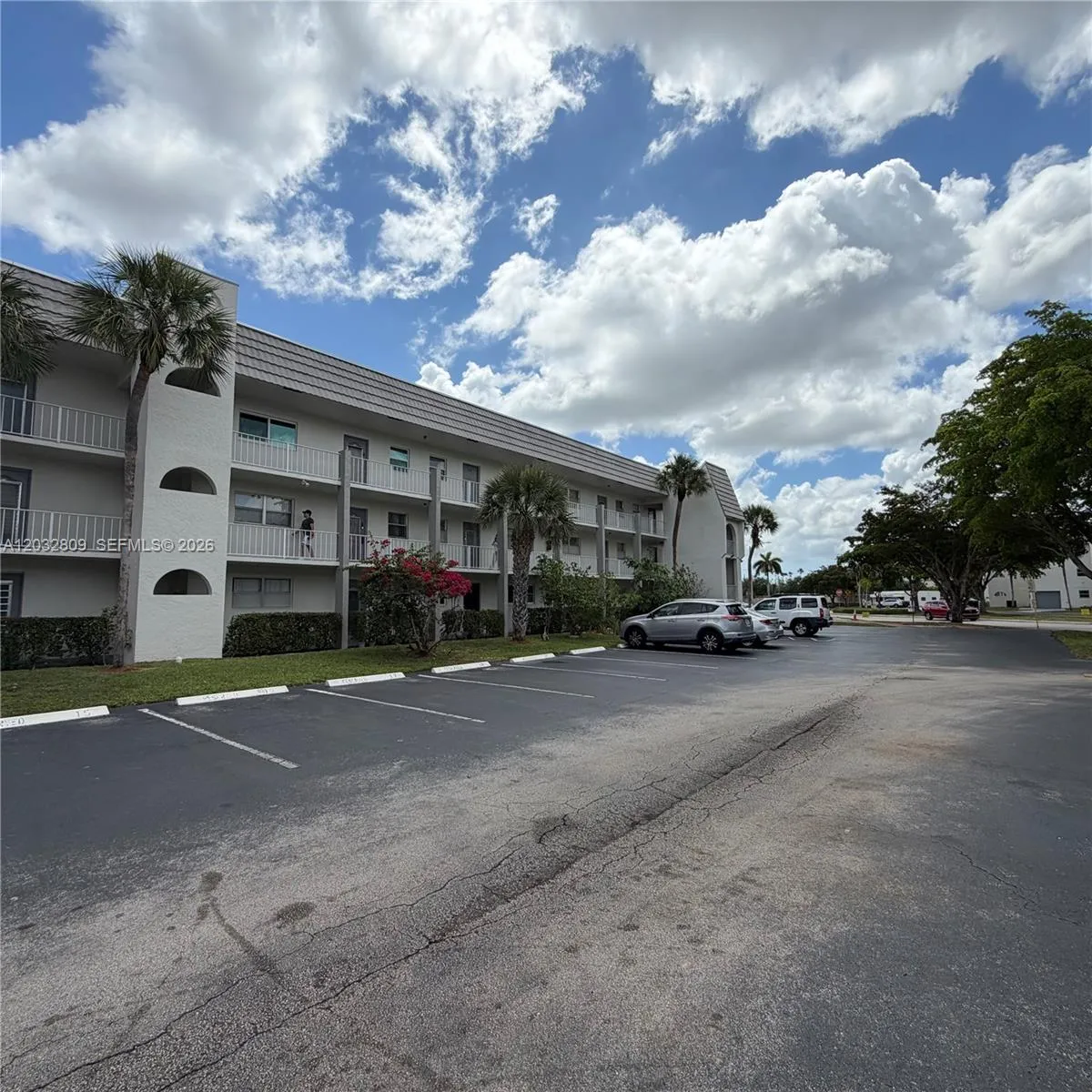 En Venta 8200 Sunrise Lakes Boulevard 308, Sunrise, FL 33322, Sunrise, FL 33322