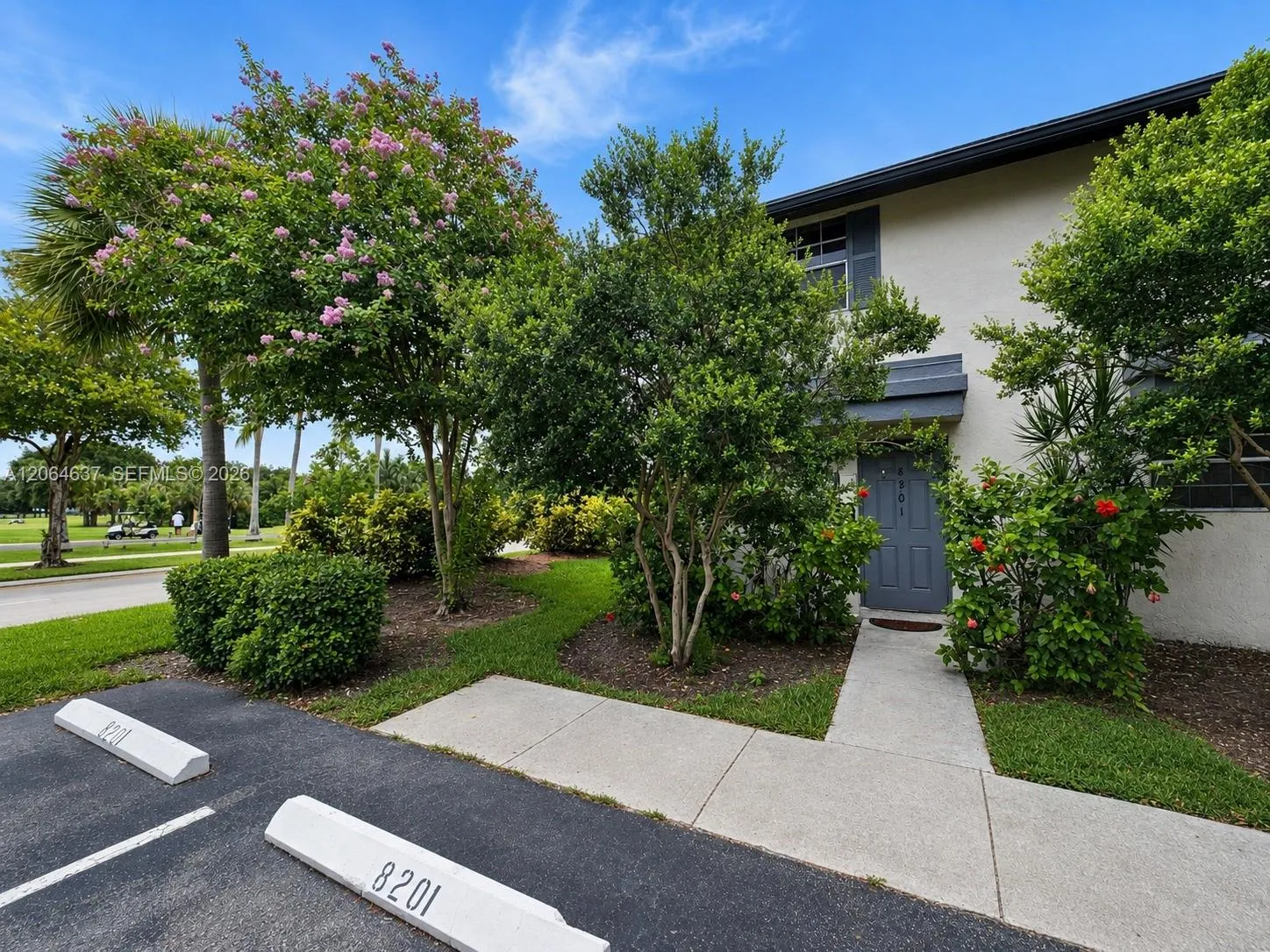 Foto de propiedad en 8201 Fairway Road 8201, Sunrise, FL 33351 Sunrise con MLS# 