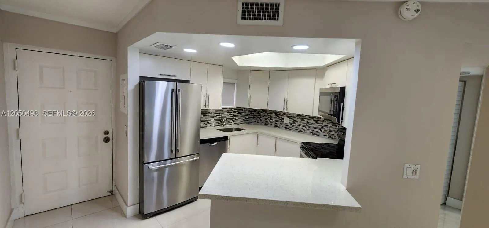 Foto de propiedad en 8205 Lake Drive 101, Doral, FL 33166 Doral con MLS# 