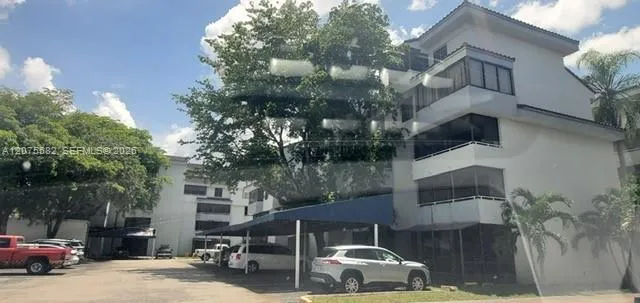 Foto de propiedad en 8205 SW 152nd Avenue F-306, Miami, FL 33193 Miami con MLS# 
