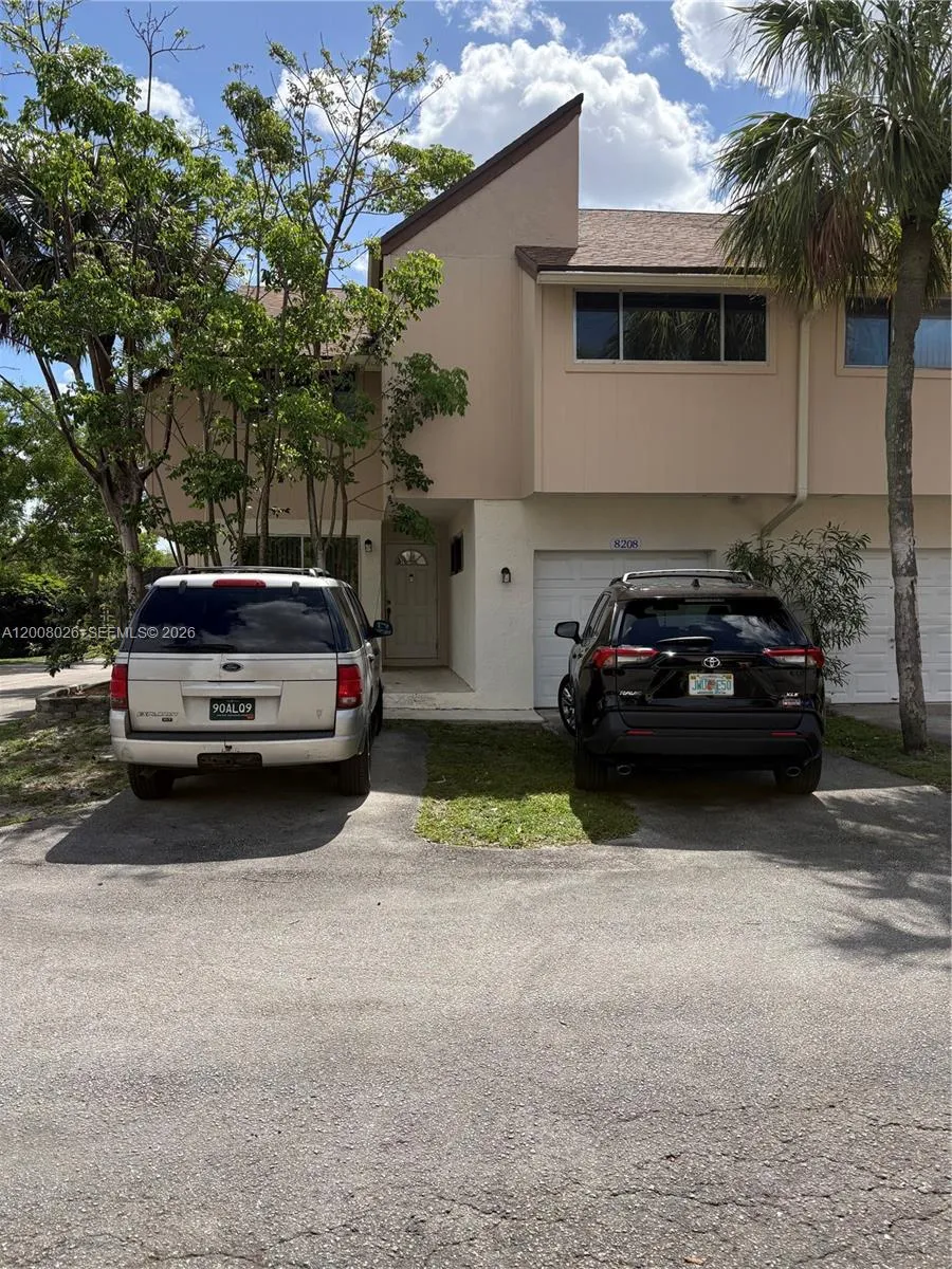 Foto de propiedad en 8208 NW 9th Court 1, Plantation, FL 33324 Plantation con MLS# 