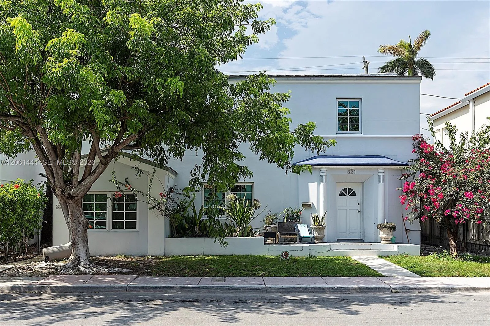 Foto de propiedad en 821 Espanola Way, Miami Beach, FL 33139 Miami Beach con MLS# 