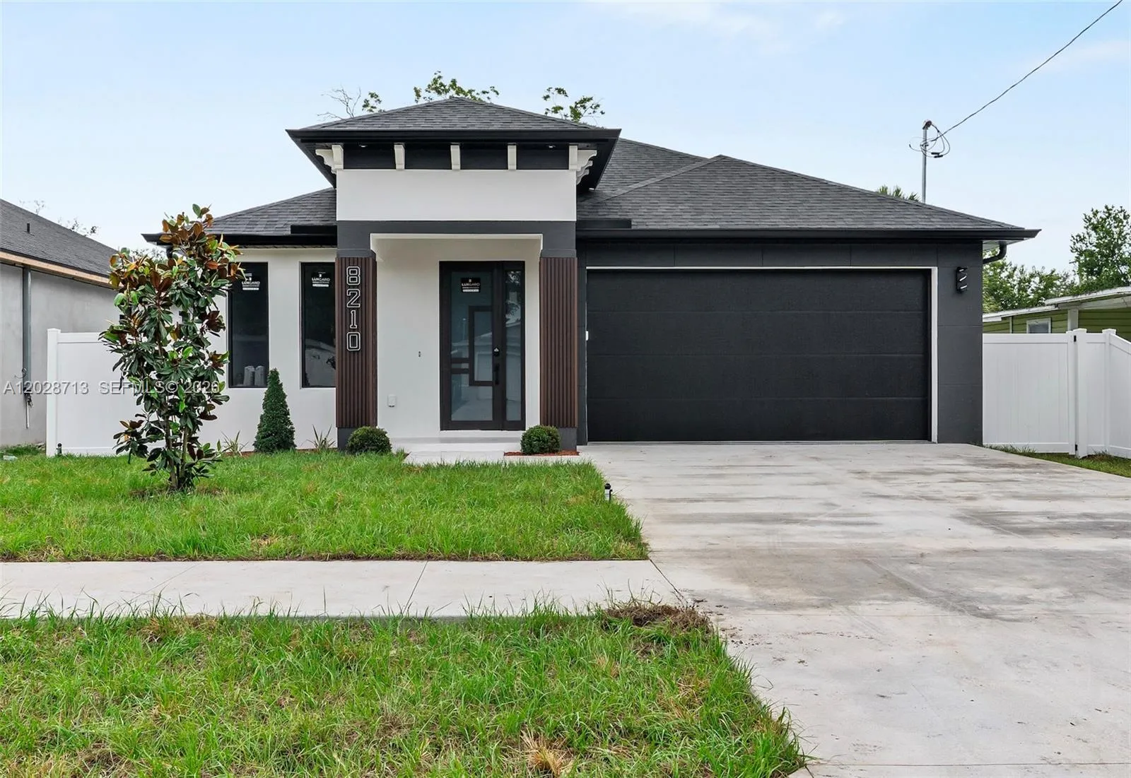 Foto de propiedad en 8210 N Elmer Street, Tampa, FL 33604 Tampa con MLS# 