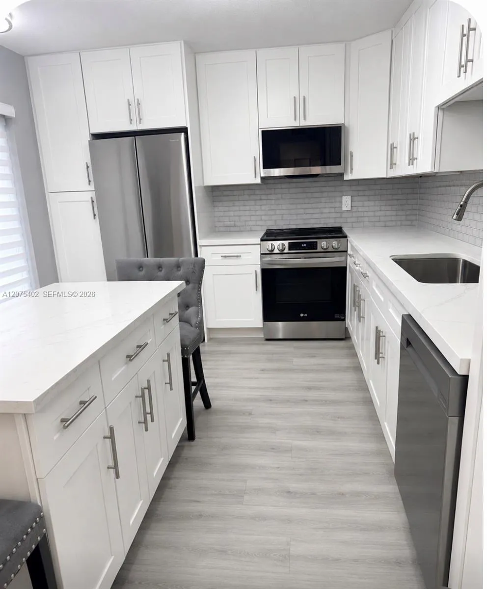 En Venta 8212 S Coral Circle, North Lauderdale, FL 33068, North Lauderdale, FL 33068