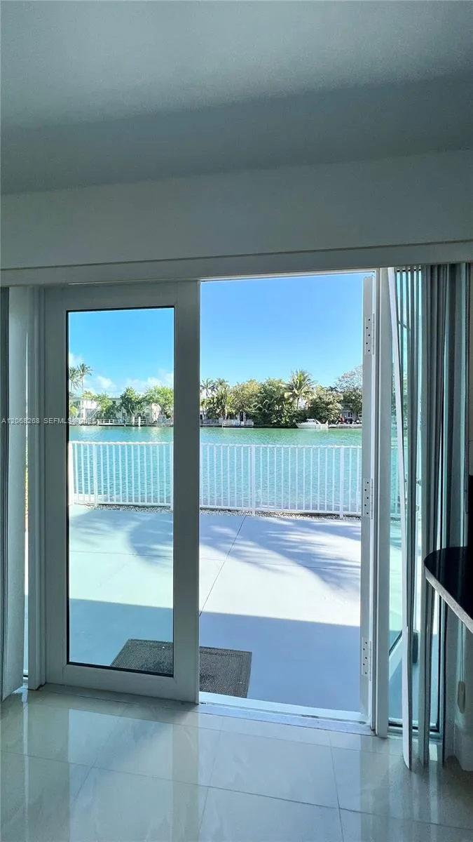 En Renta 8227 Crespi Boulevard 4, Miami Beach, FL 33141, Miami Beach, FL 33141