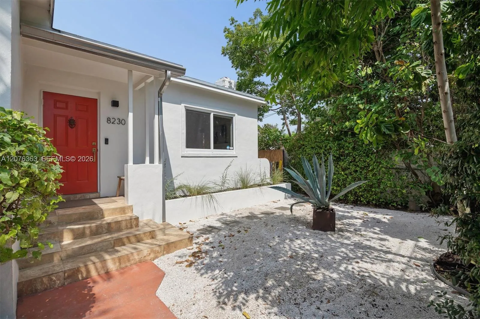 En Venta 8230 NE 1st Place, Miami, FL 33138, Miami, FL 33138