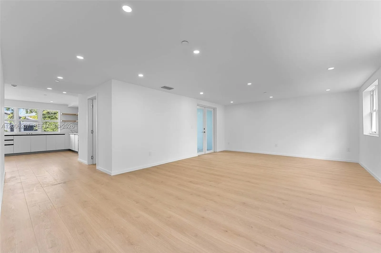 Foto de propiedad en 824 SE 12th Court 828, Fort Lauderdale, FL 33316 Fort Lauderdale con MLS# 