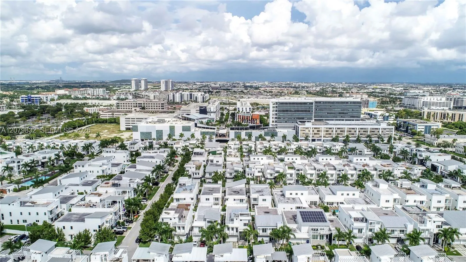 Foto de propiedad en 8249 NW 34th Drive, Doral, FL 33122 Doral con MLS# 