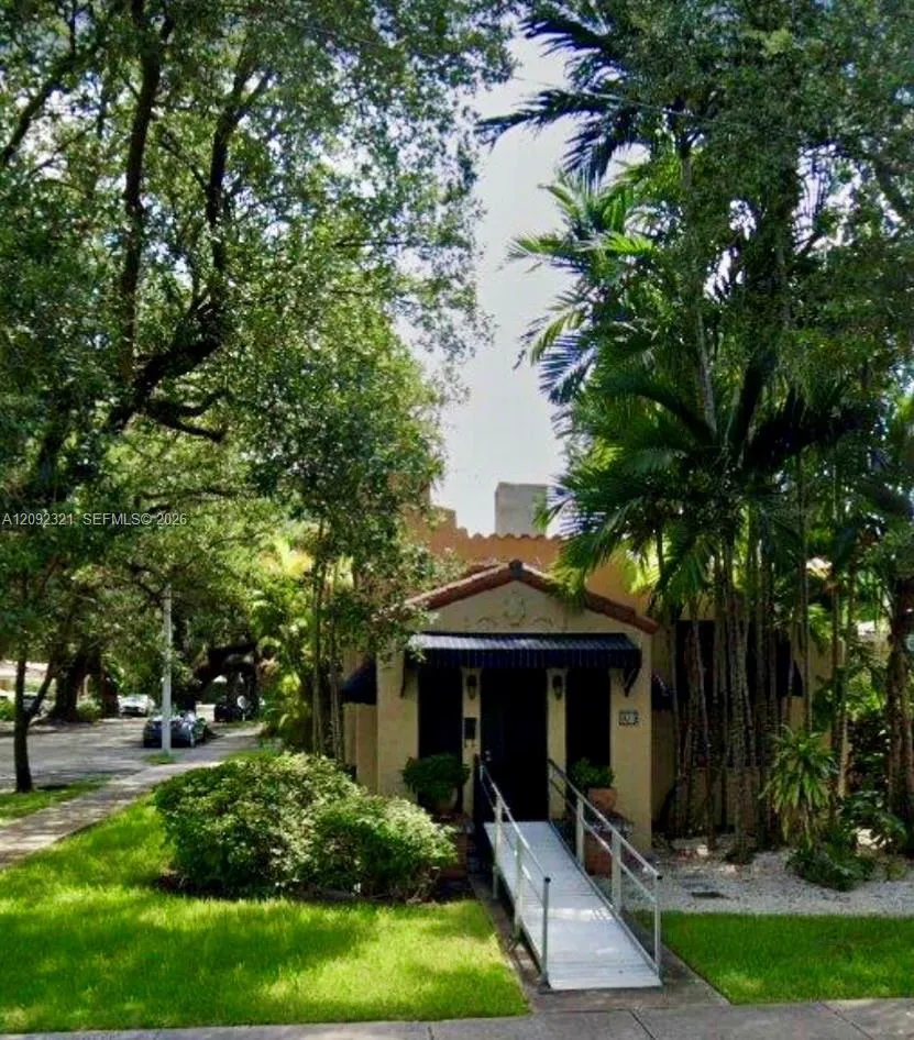 En Venta 825 Madrid Street, Coral Gables, FL 33134, Coral Gables, FL 33134