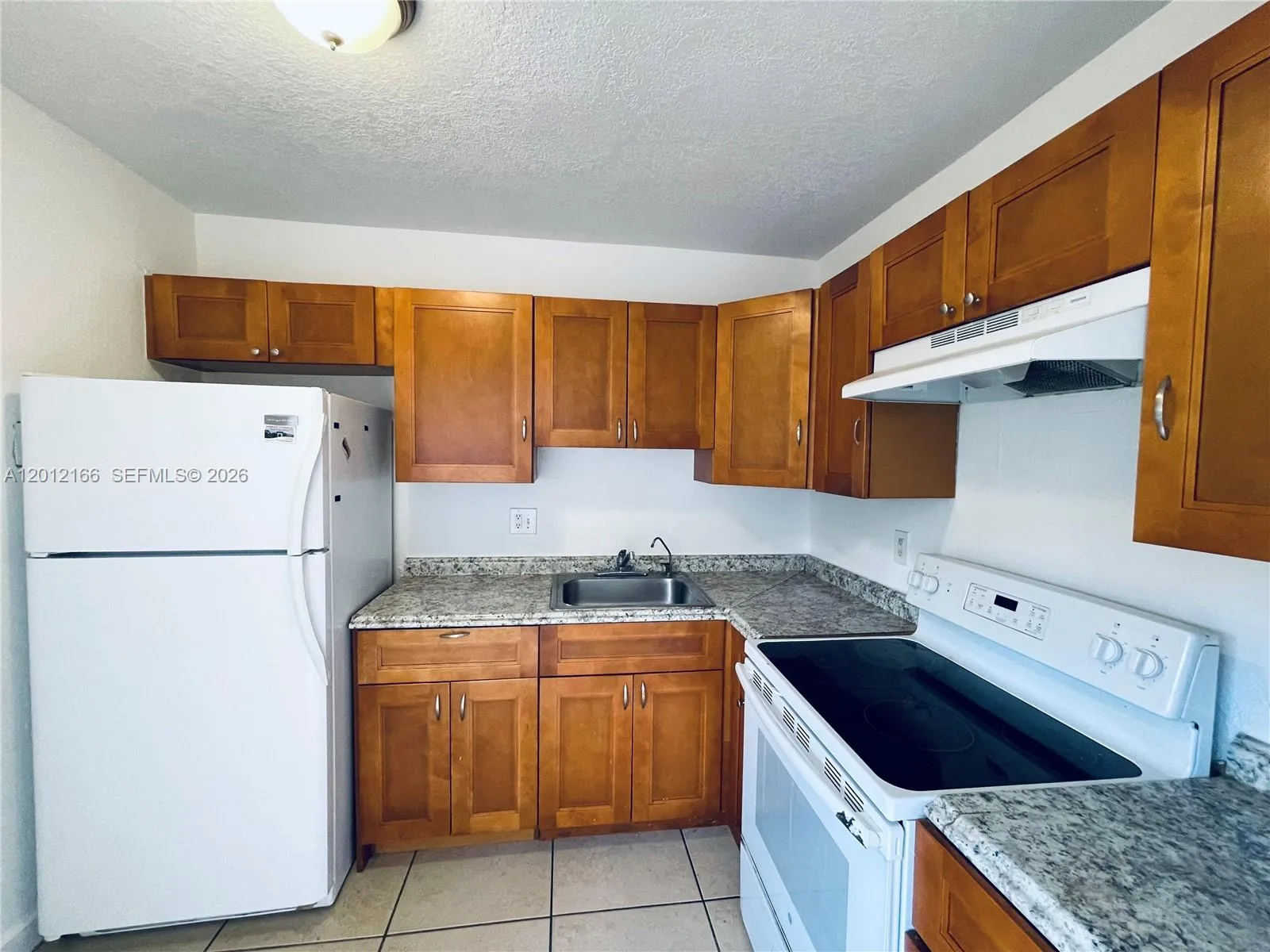 Foto de propiedad en 825 NW 46th Avenue 825, Plantation, FL 33317 Plantation con MLS# 