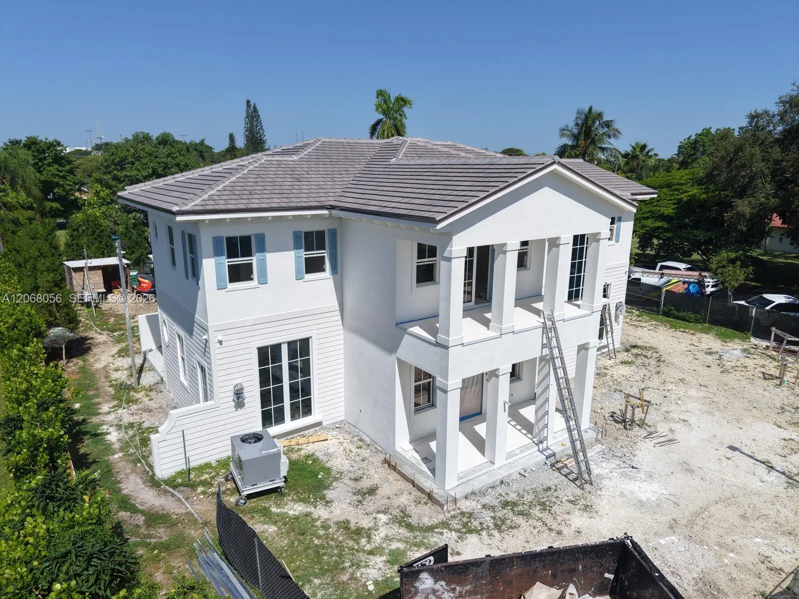 Foto de propiedad en 8250 SW 130th Street, Pinecrest, FL 33156 Pinecrest con MLS# 