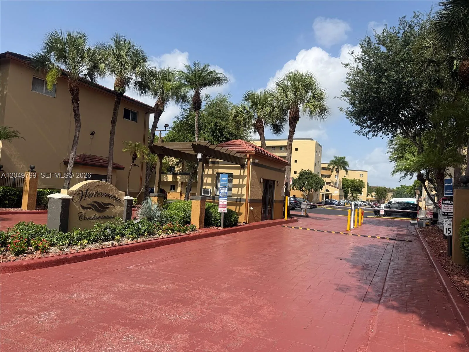 Foto de propiedad en 8250 SW 149th Court 8-102, Miami, FL 33193 Miami con MLS# 