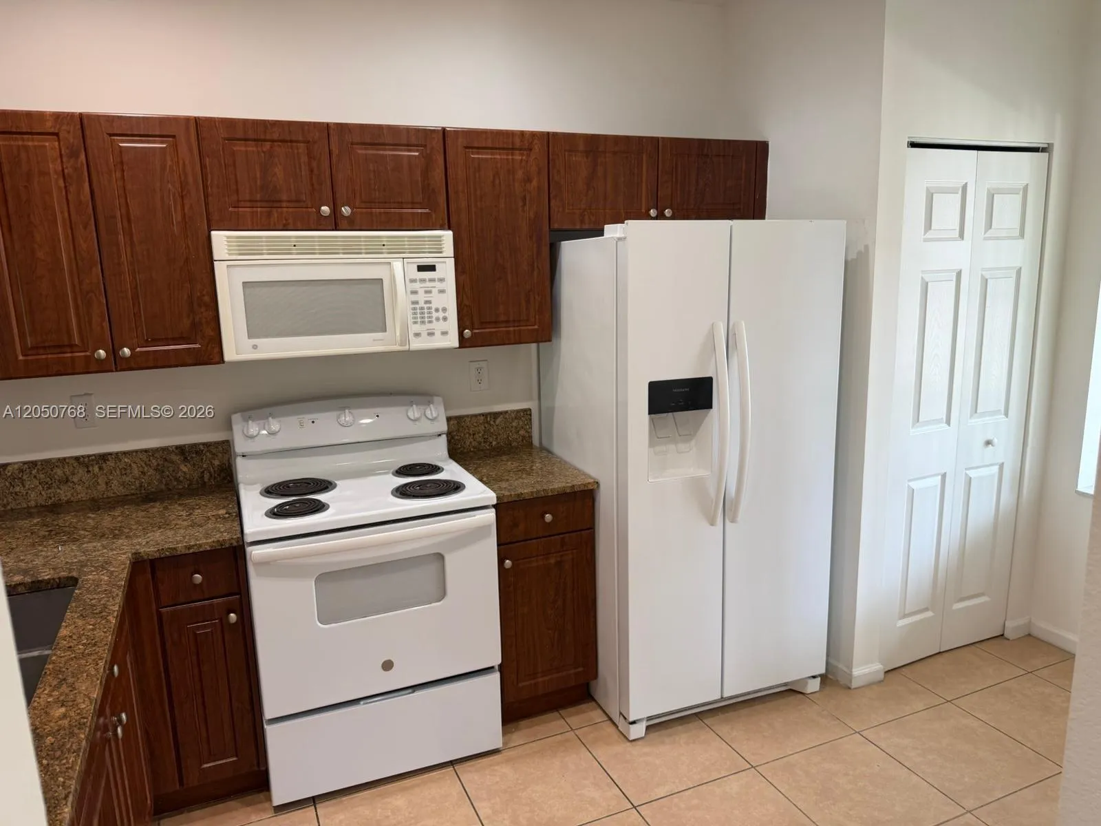 Foto de propiedad en 8250 SW 27th Street 104, Miramar, FL 33025 Miramar con MLS# 