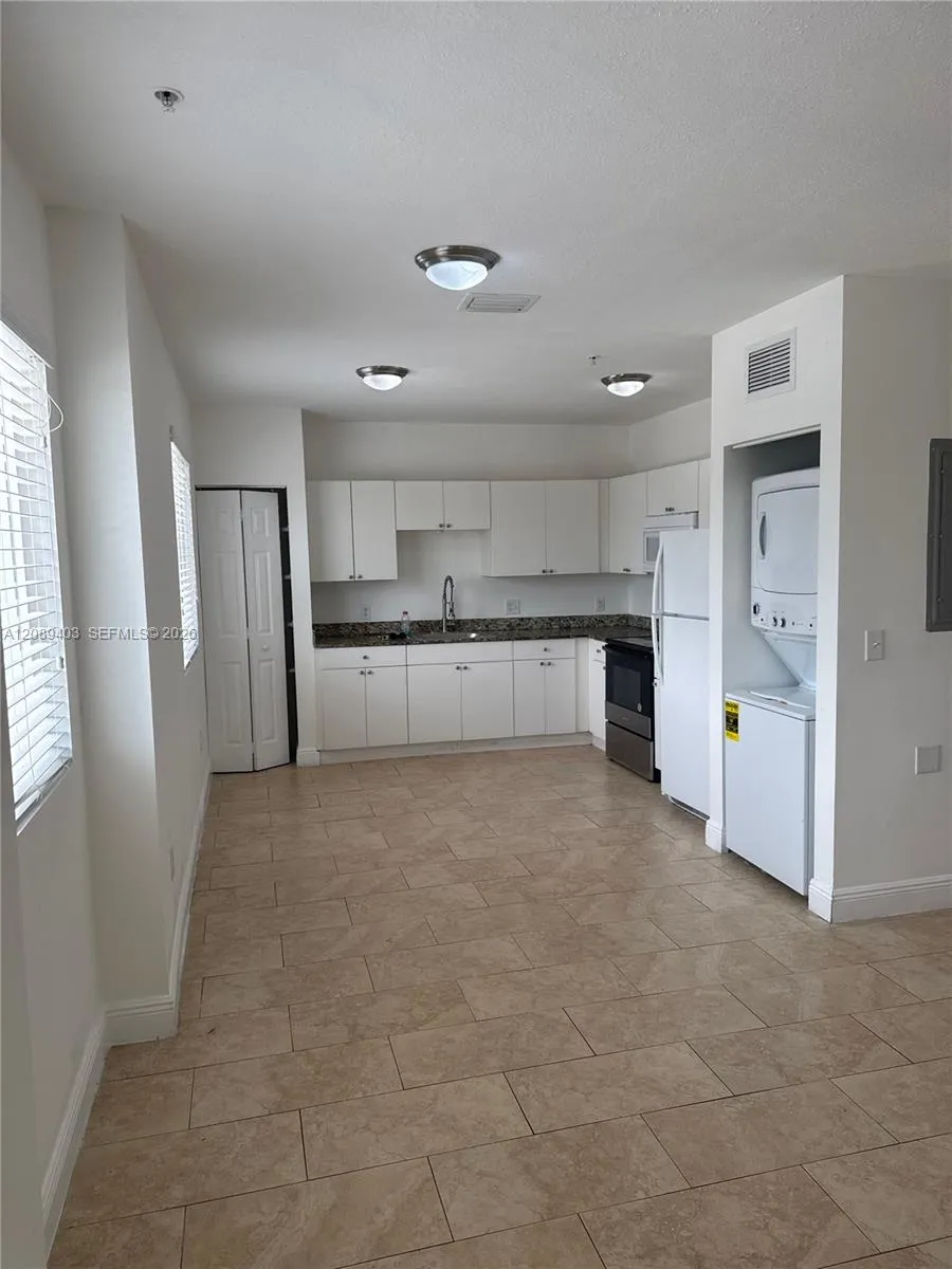 En Renta 8250 W 21st Lane C211, Hialeah, FL 33016, Hialeah, FL 33016