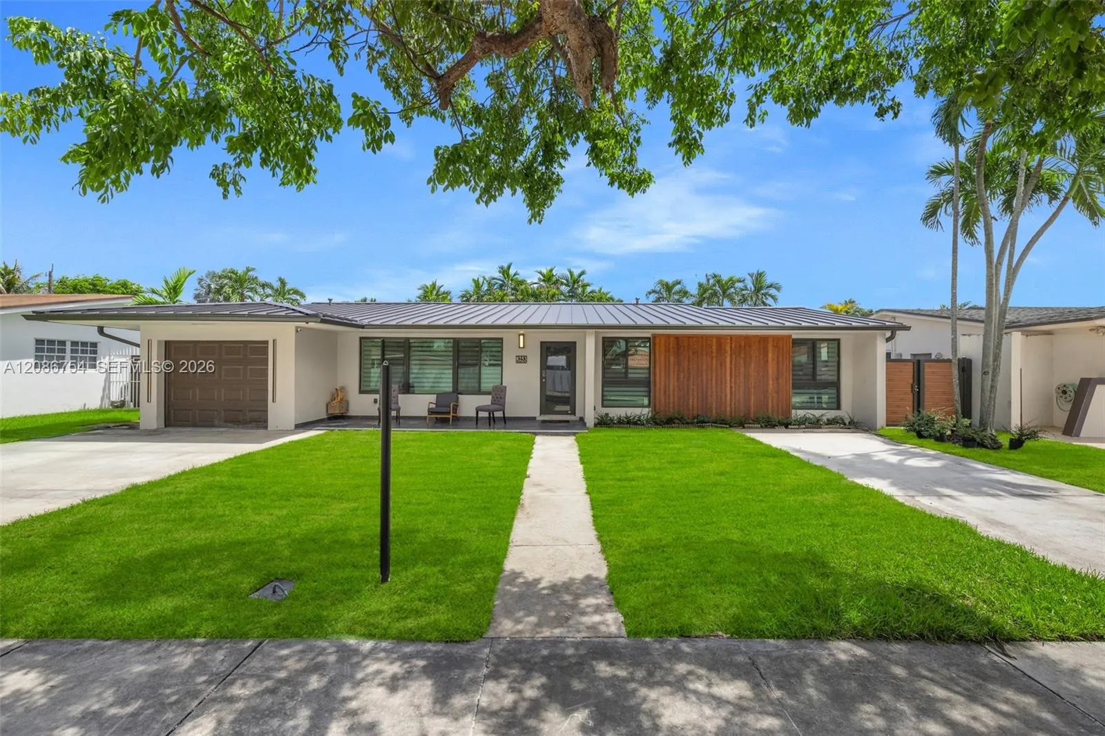 En Venta 8253 W 14th Court, Hialeah, FL 33014, Hialeah, FL 33014