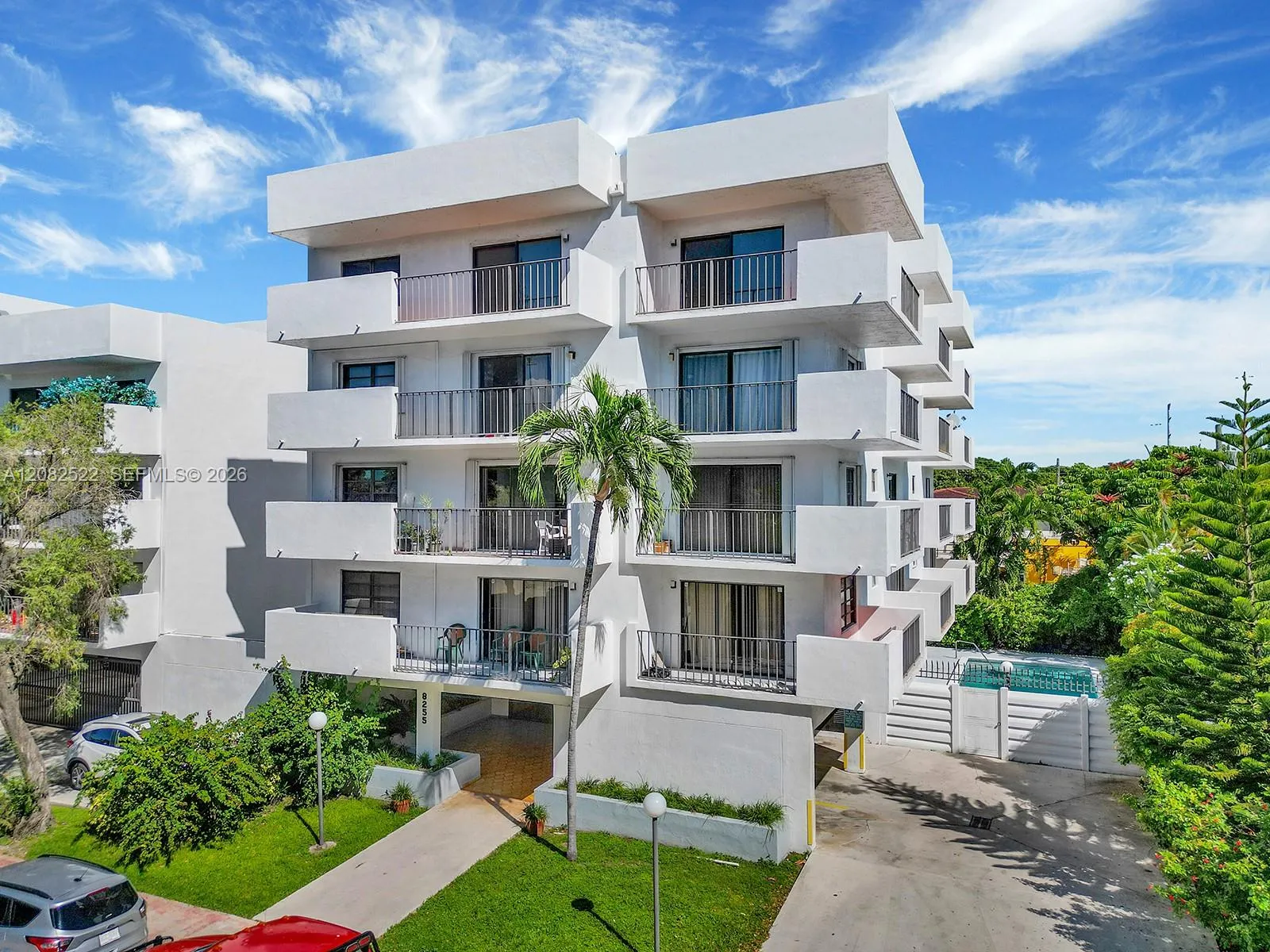 Foto de propiedad en 8255 Abbott Avenue 406, Miami Beach, FL 33141 Miami Beach con MLS#